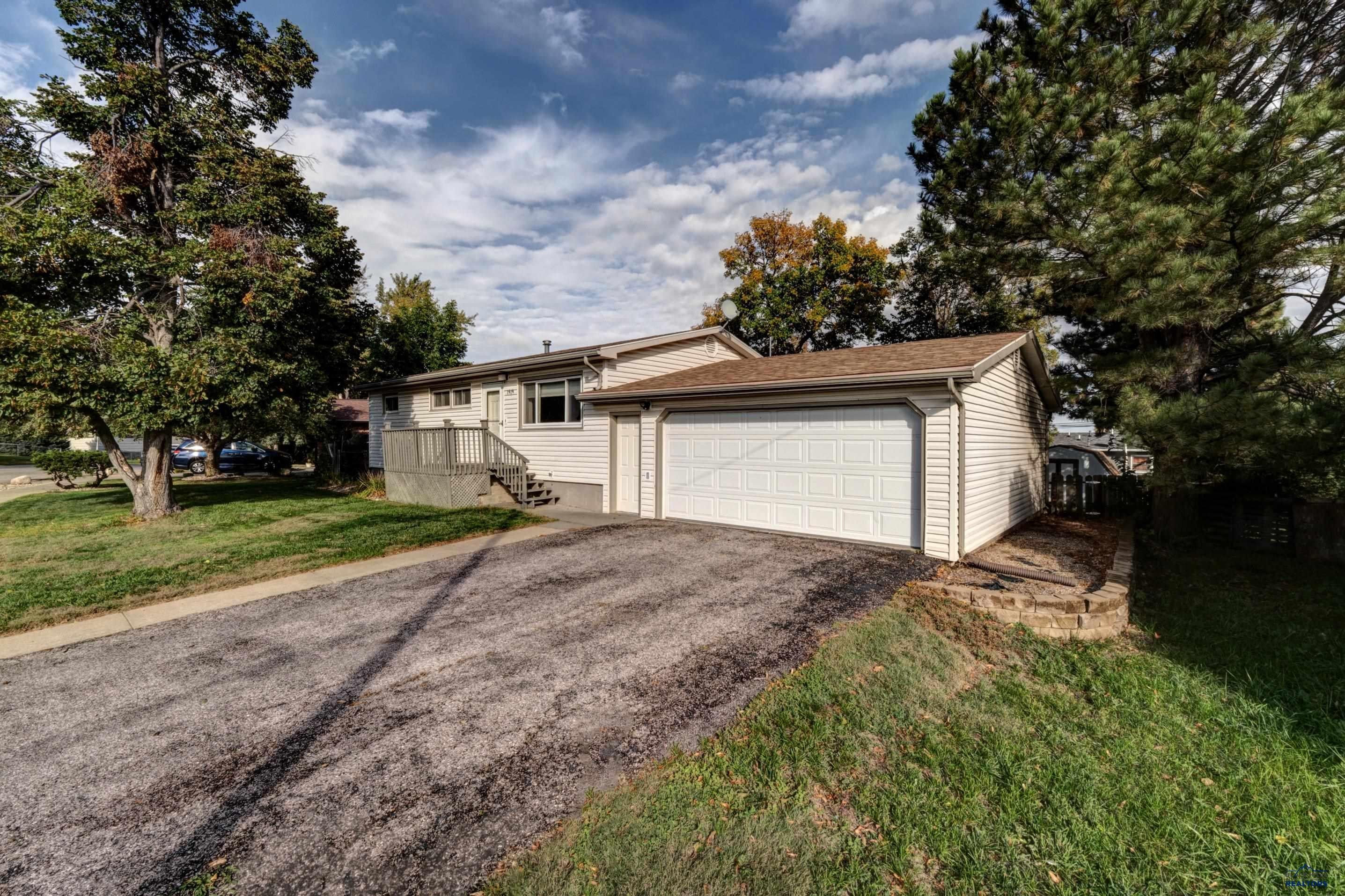 1414 MINUTEMAN DR