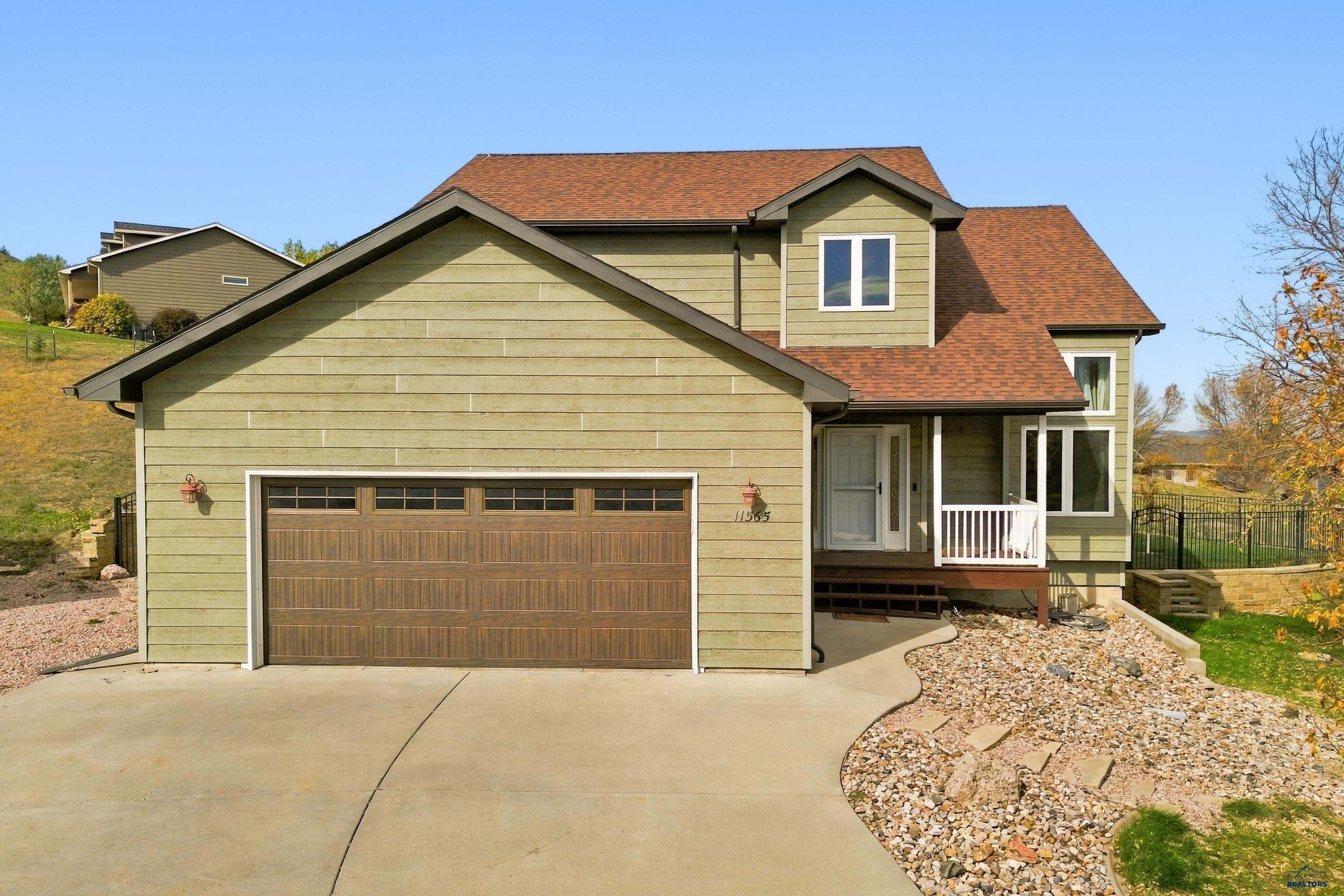 11565 SADDLEBACK CT