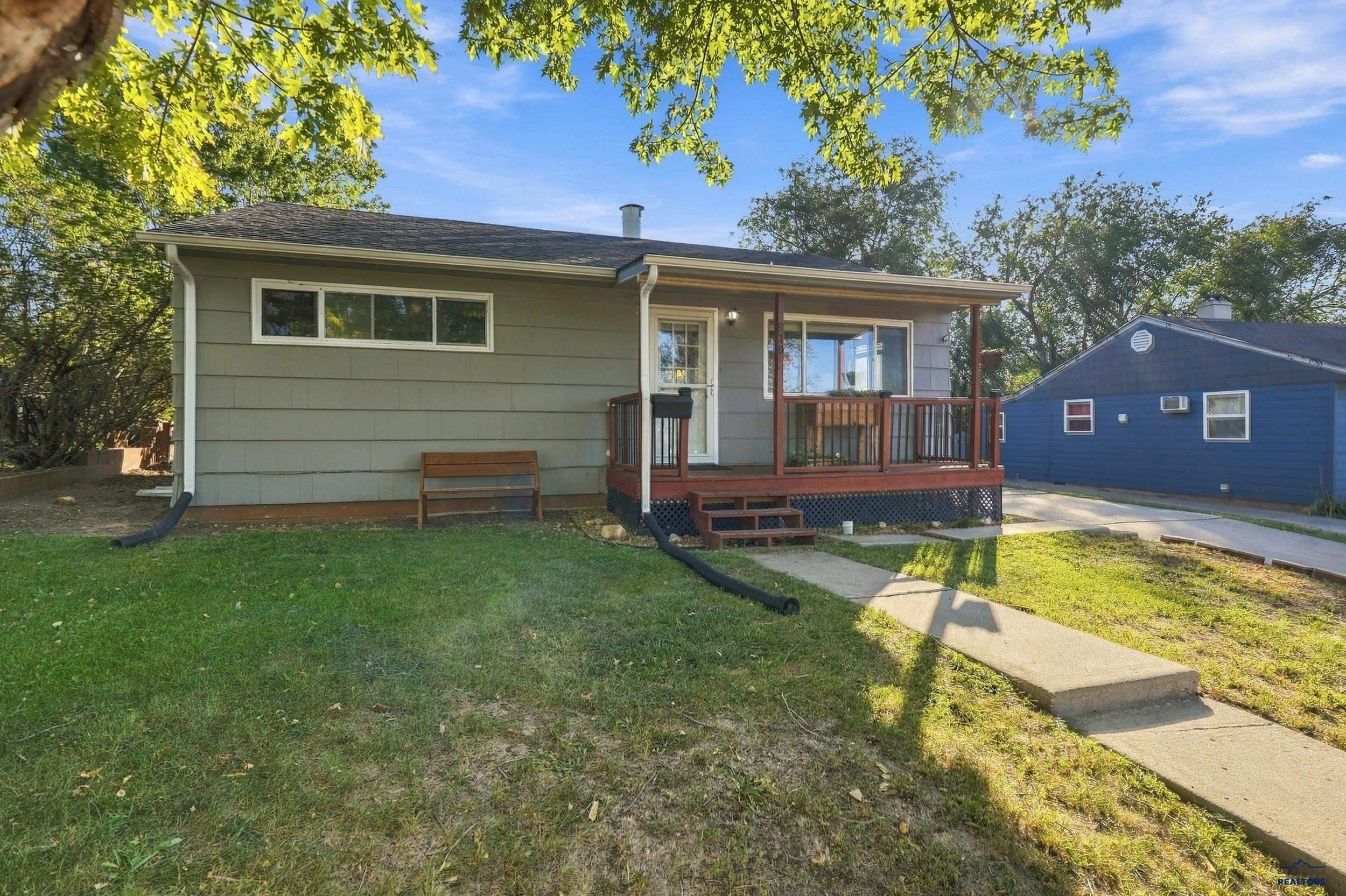 910 ALLEN AVE