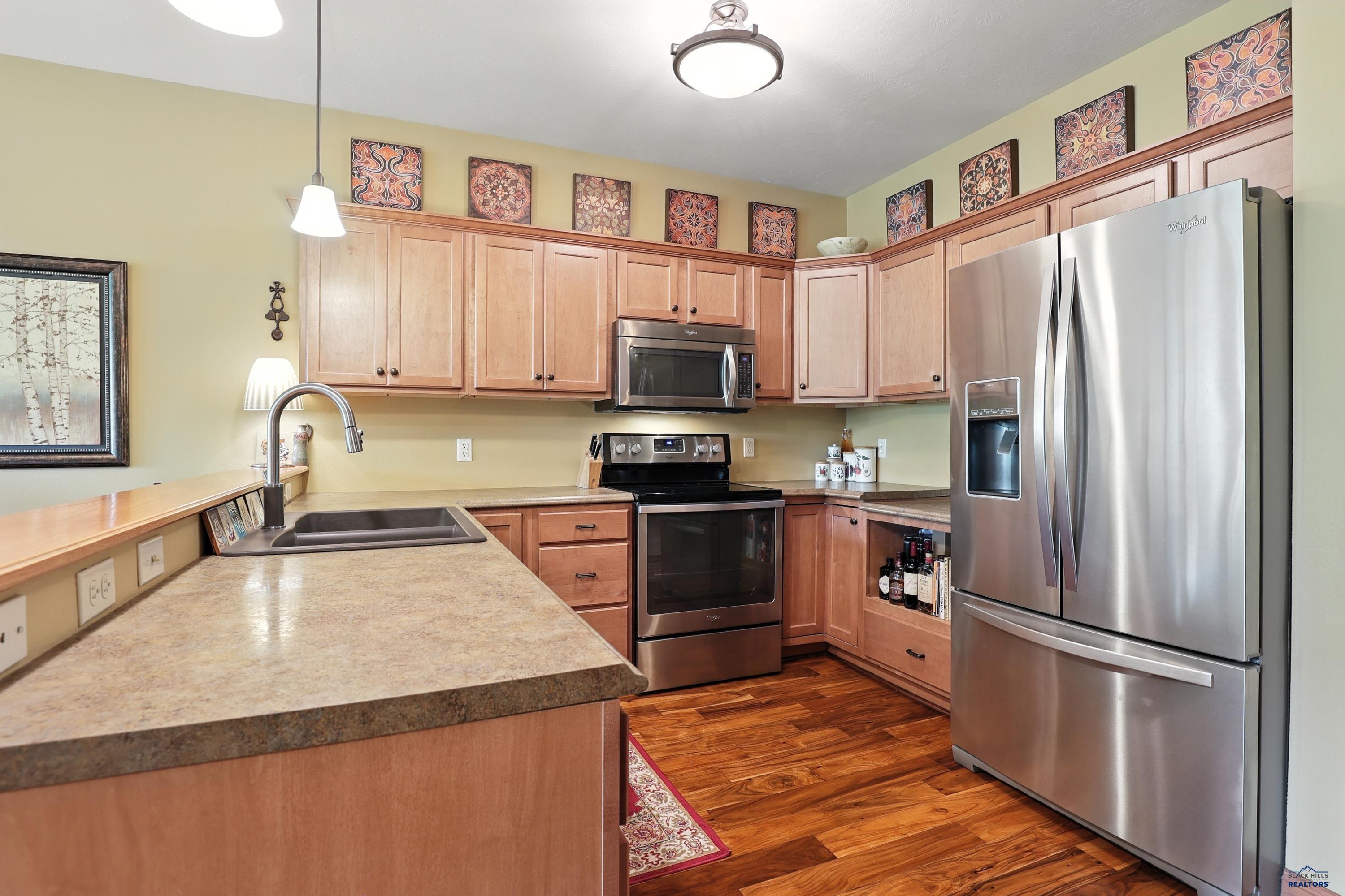 4031 FAIRWAY HILLS DR