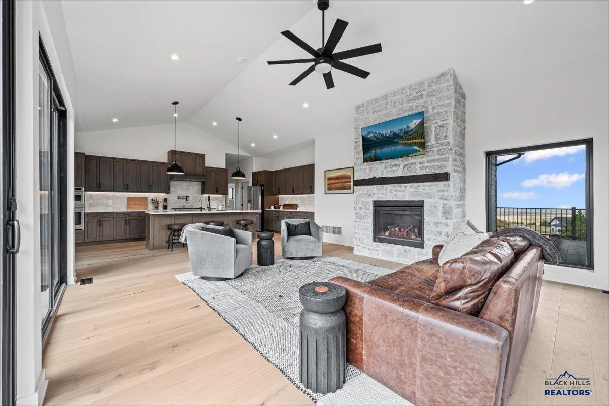 22998 CEDAR BERRY AVE