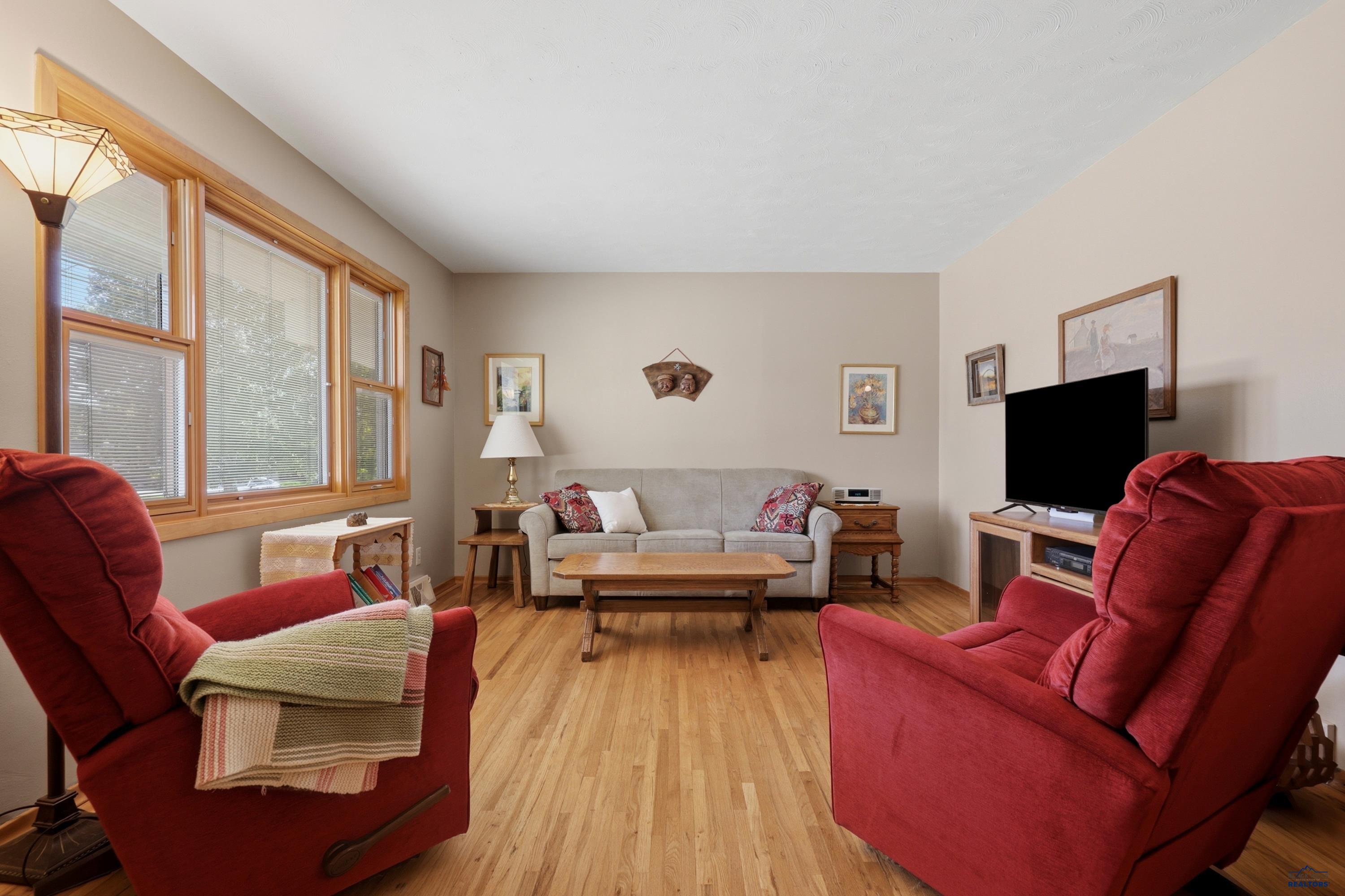 615 BEL AIRE DR