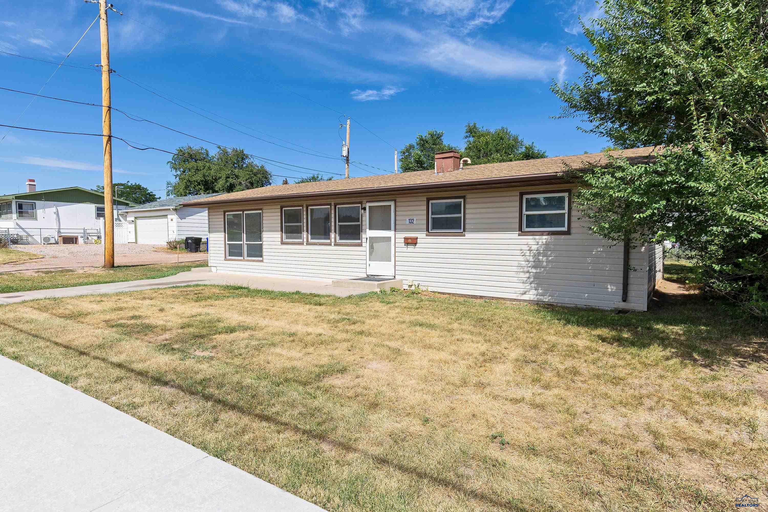 132 E MEADE