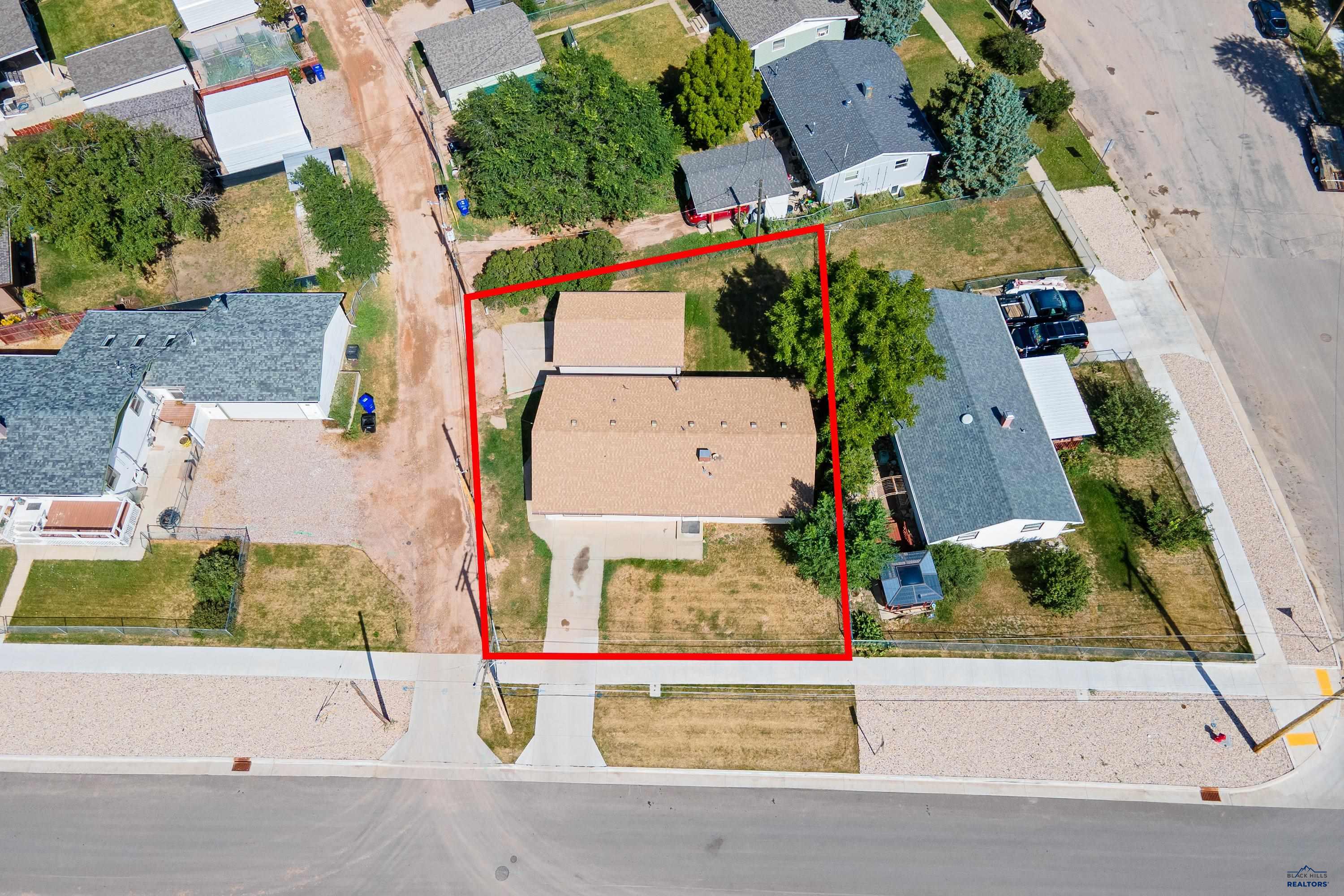 132 E MEADE