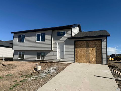 882 VICKSBURG ST Box Elder SD 57719