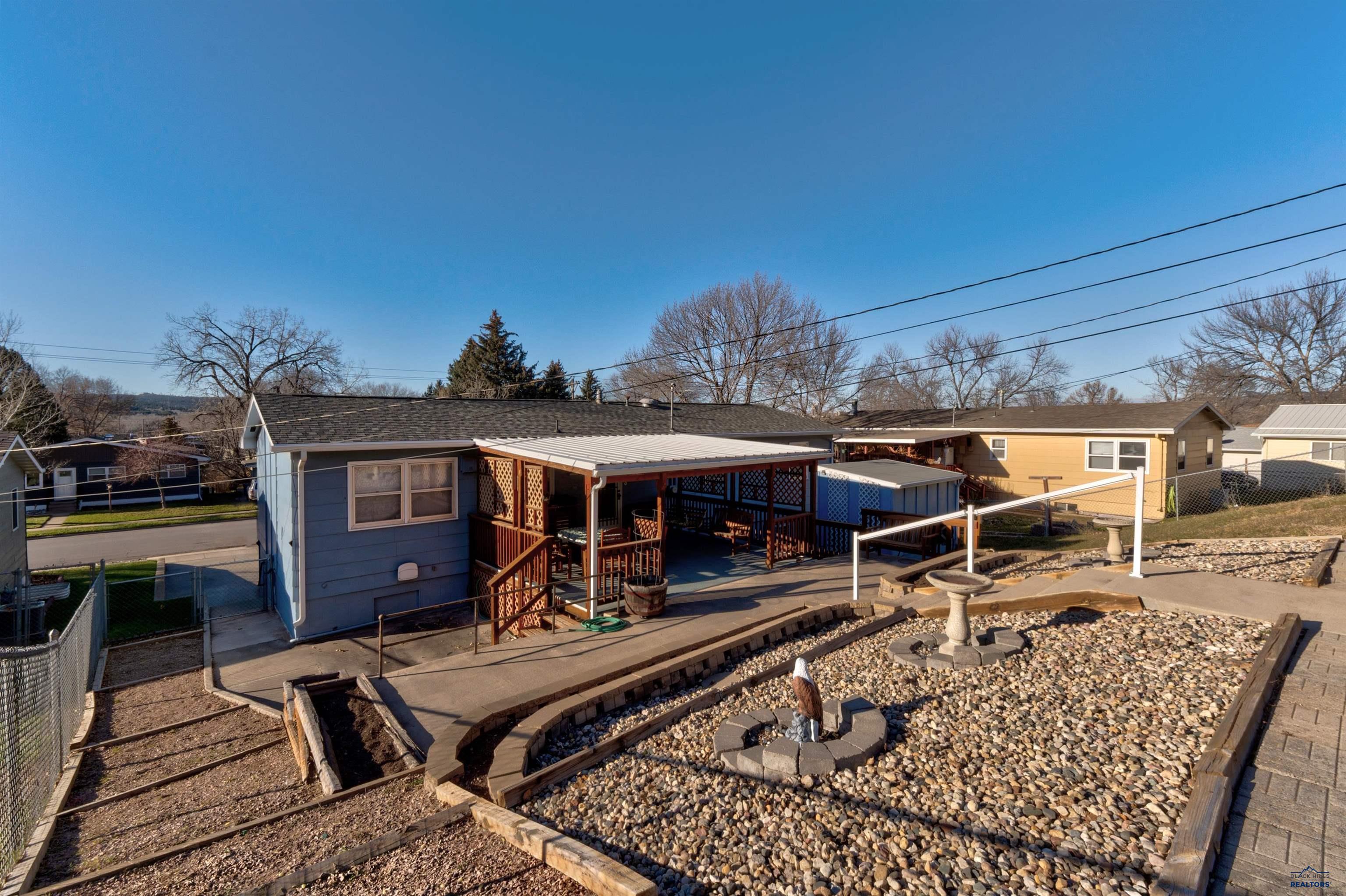 1738 MOUNTAIN VIEW DR