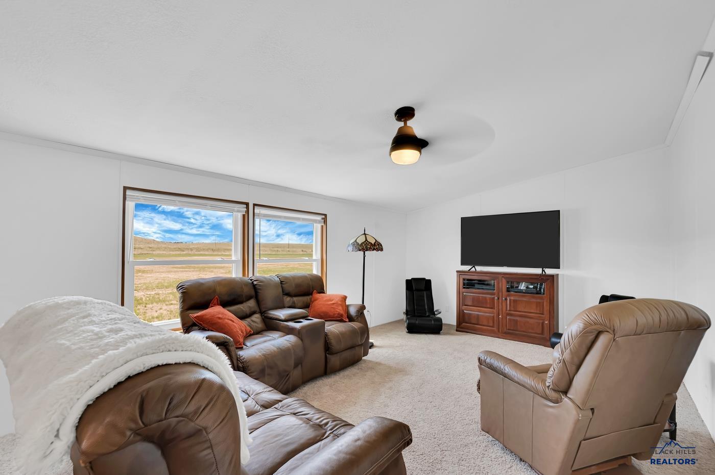 13232 HILLSVIEW DR