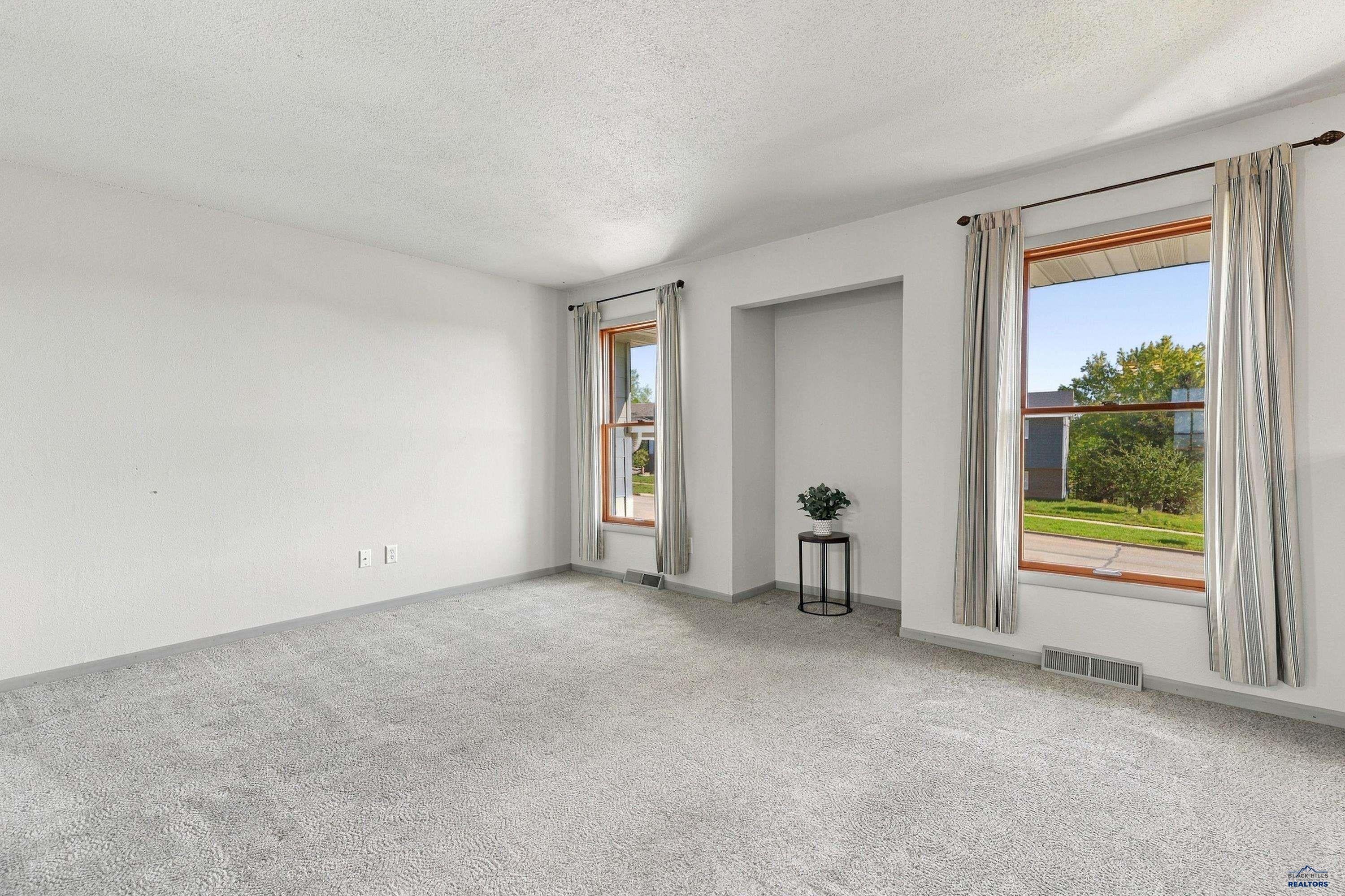921 ENNEN DR