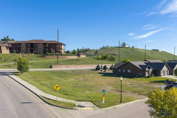 1260 SETTLERS CREEK PL, RAPID CITY, SD 57701 - Image ea038ebbaf1a8368e9fc68fc0bf2bd43/600027784