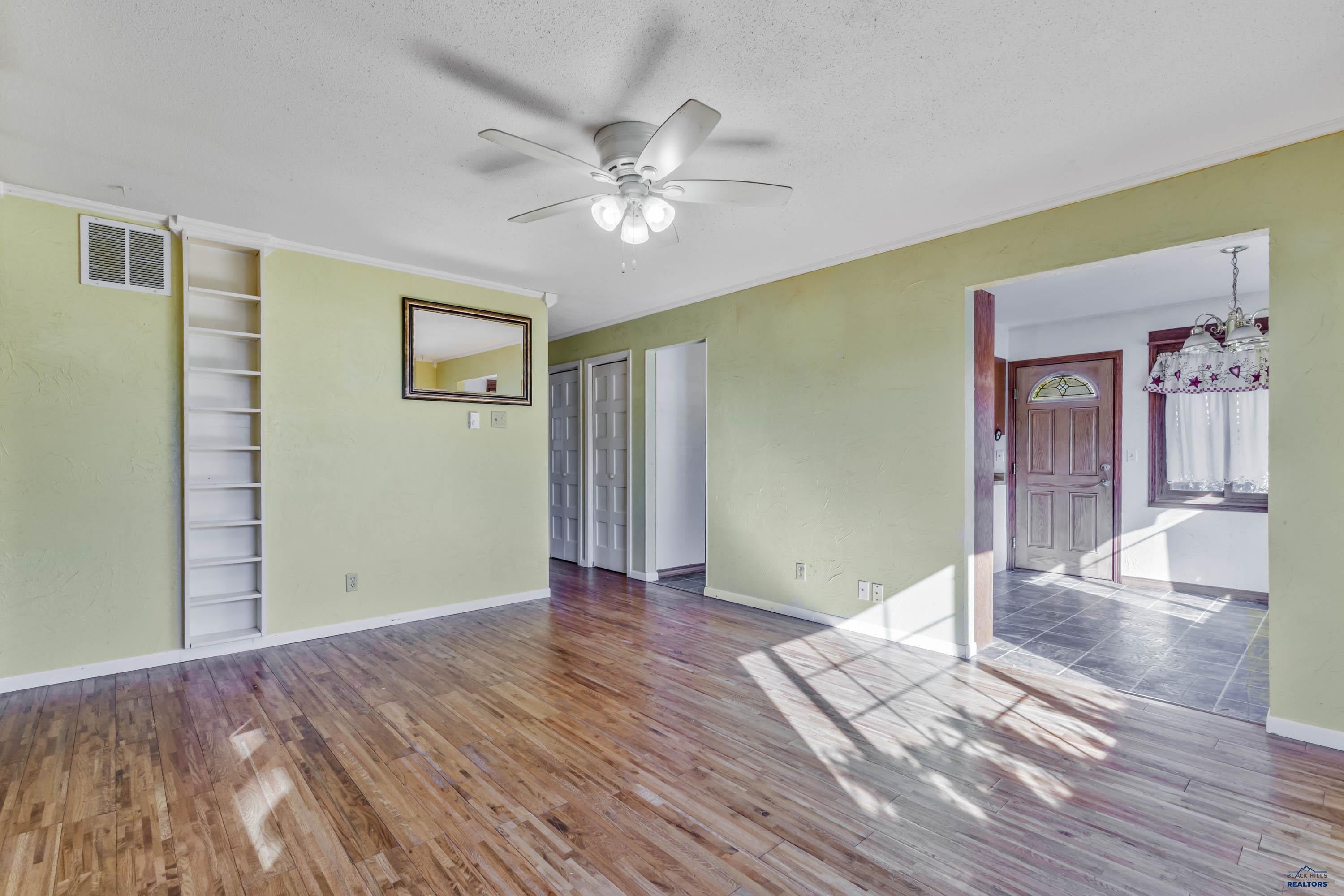 106 E MADISON