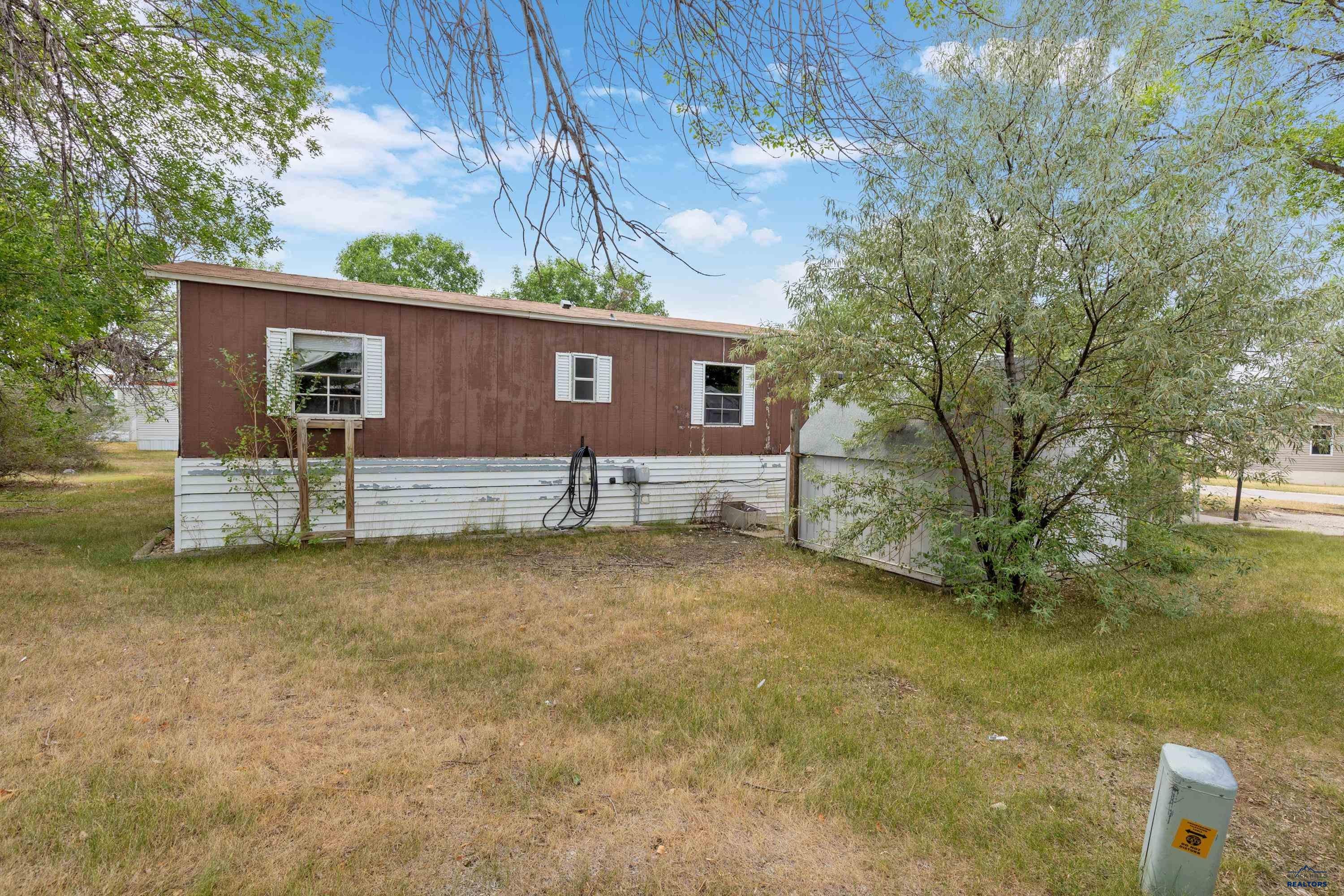 1702 E HWY 44