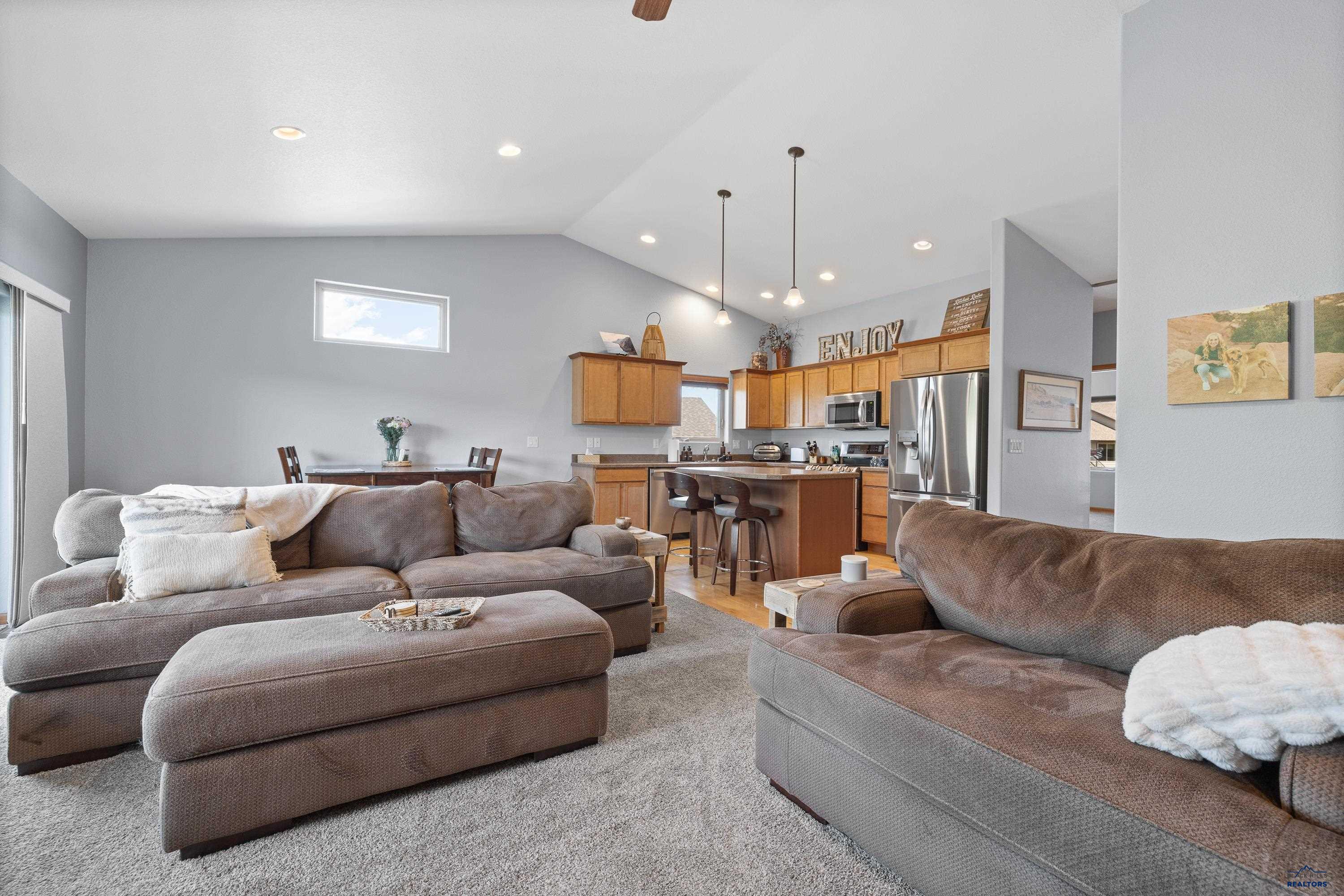 5221 KNOWLEDGE DR