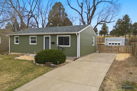 711 E OAKLAND Rapid City SD 57701