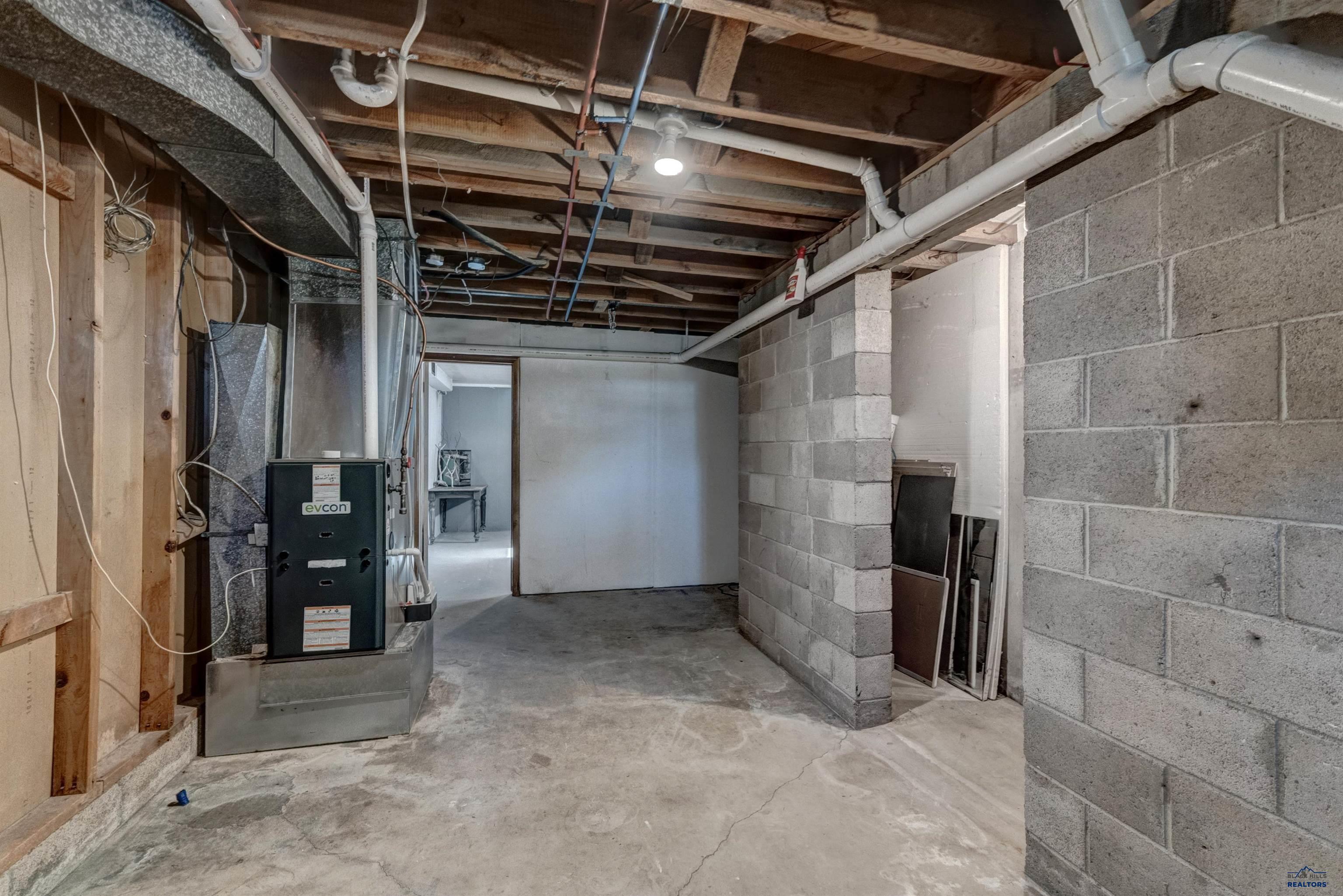 Newell, South Dakota 57760, United States, 4 Bedrooms Bedrooms, ,2 BathroomsBathrooms,Residential,Active,158151