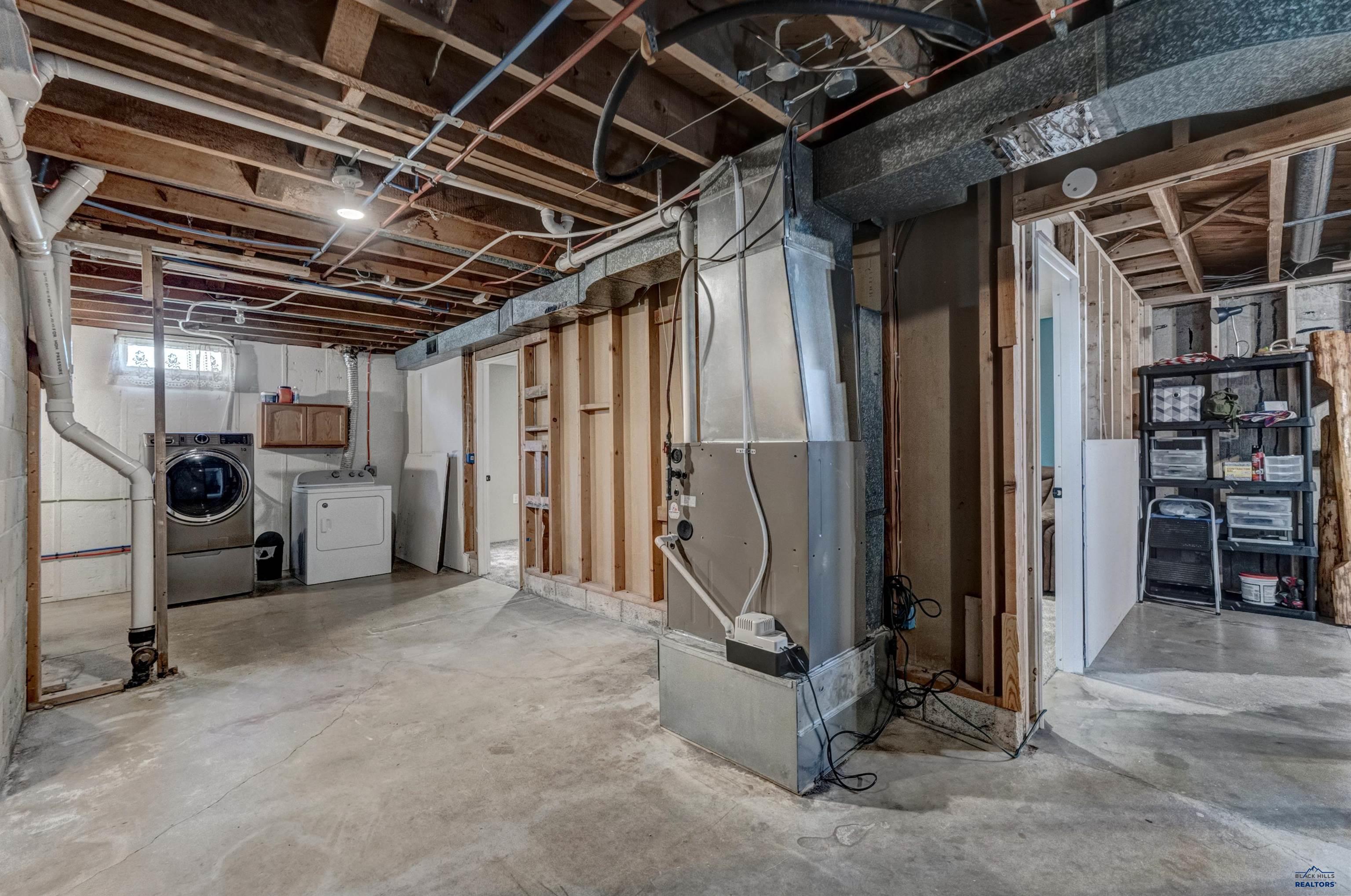 Newell, South Dakota 57760, United States, 4 Bedrooms Bedrooms, ,2 BathroomsBathrooms,Residential,Active,158151