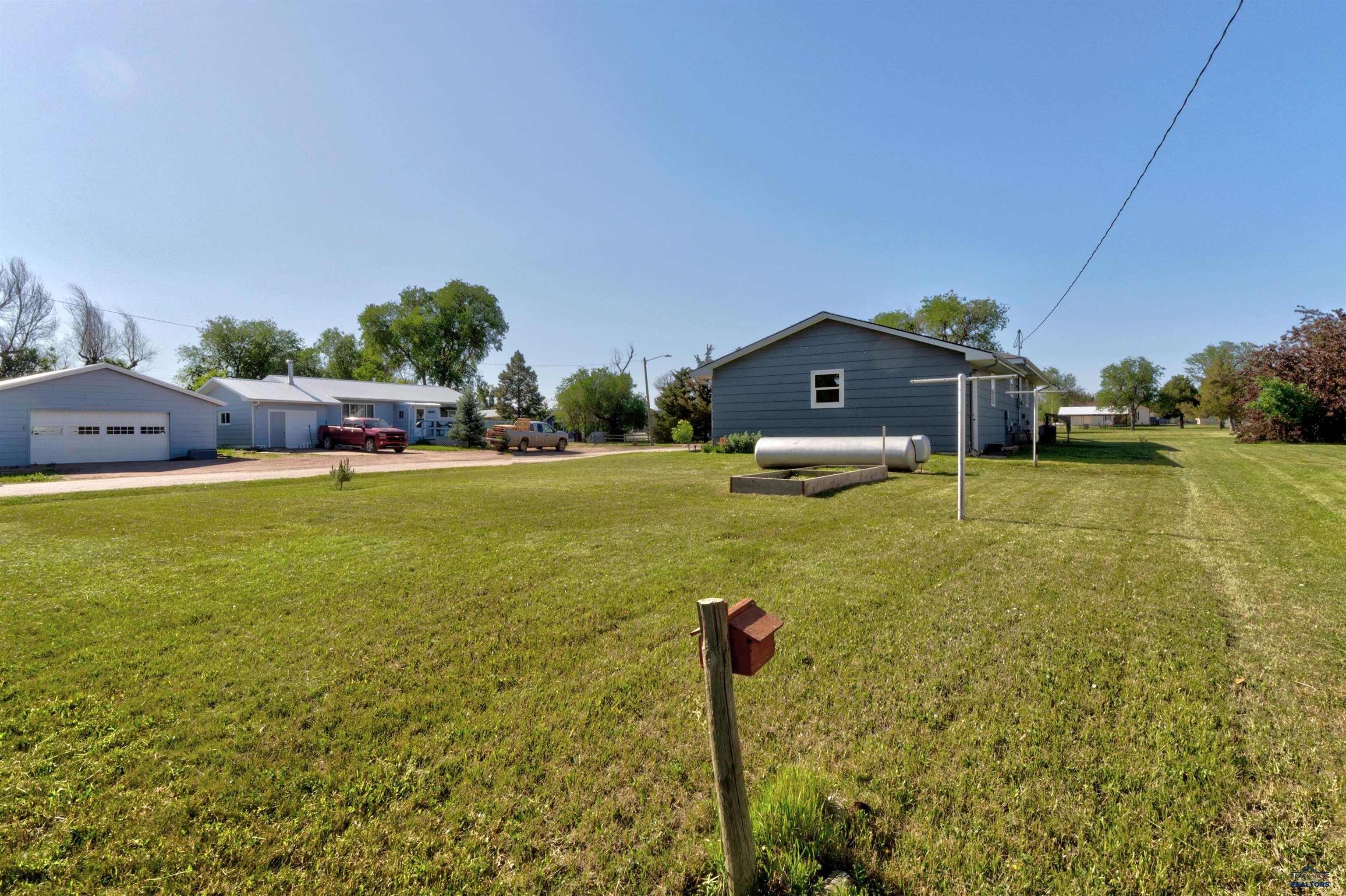 Newell, South Dakota 57760, United States, 4 Bedrooms Bedrooms, ,2 BathroomsBathrooms,Residential,Active,158151