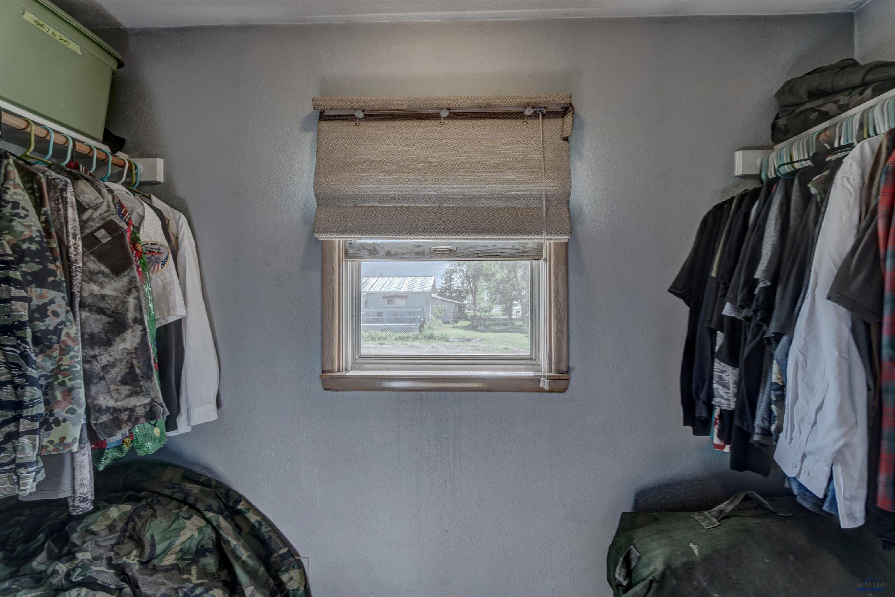 Newell, South Dakota 57760, United States, 4 Bedrooms Bedrooms, ,2 BathroomsBathrooms,Residential,Active,158151