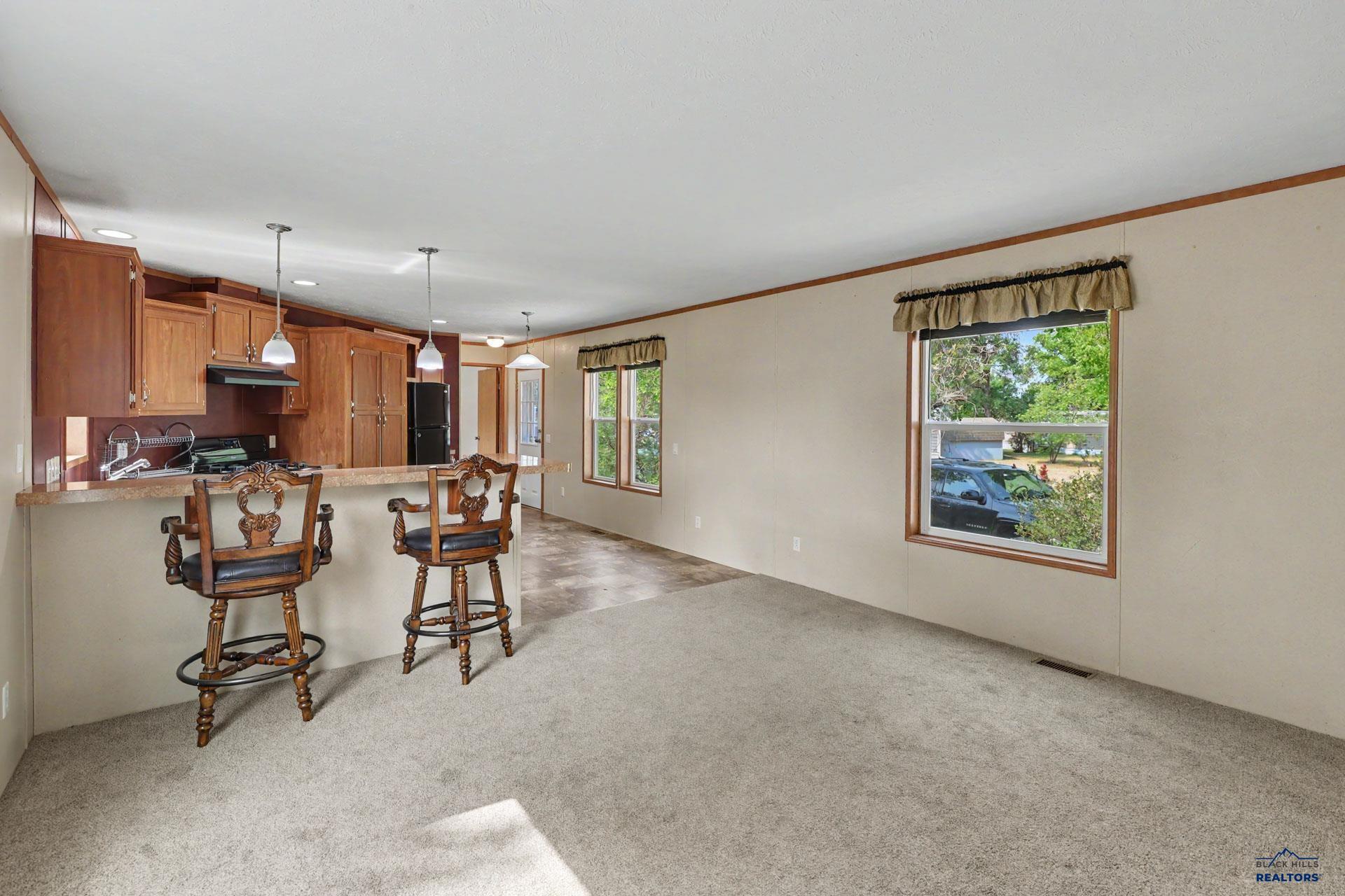 1702 E HWY 44