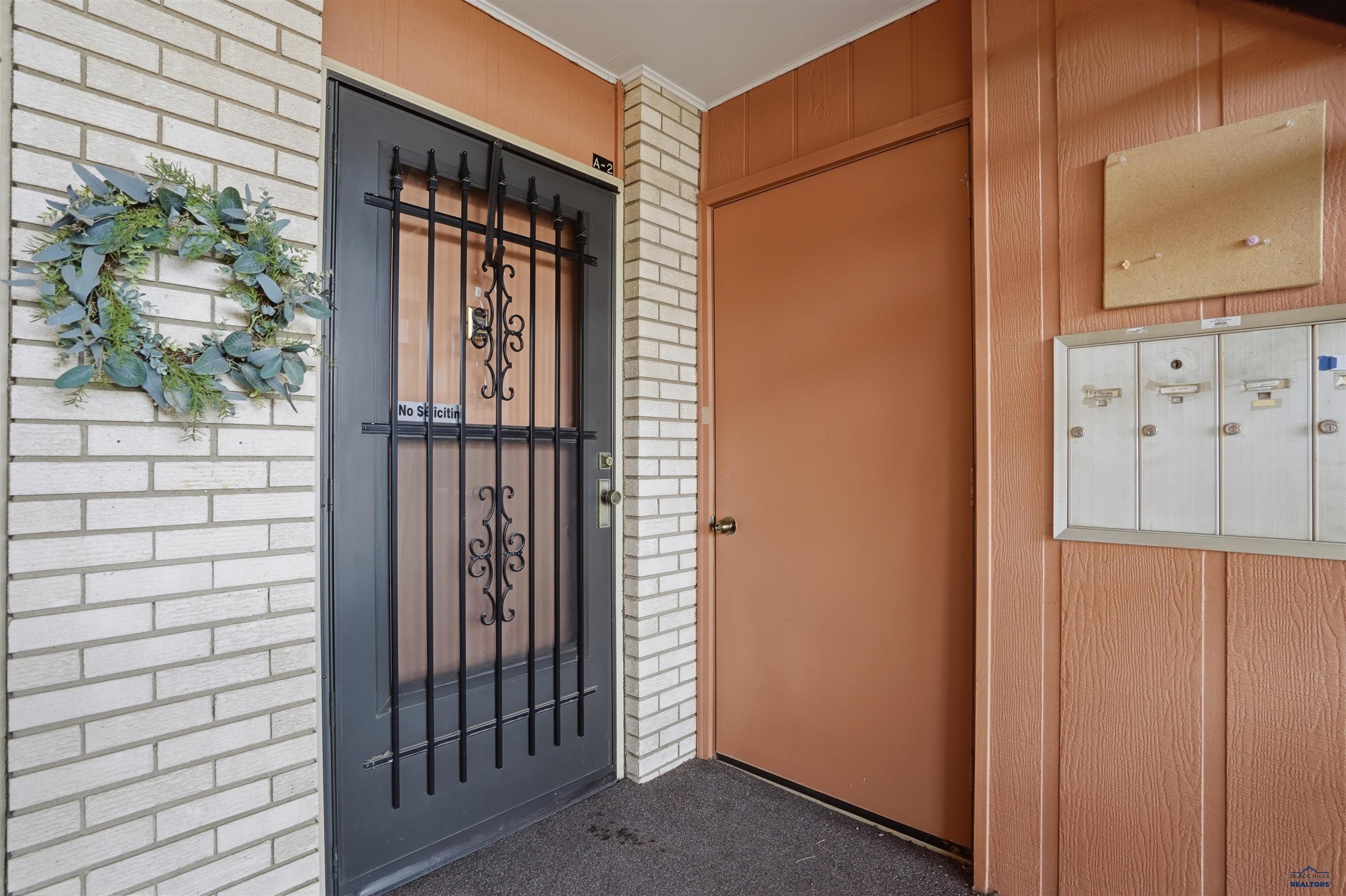 230 E PHILADELPHIA