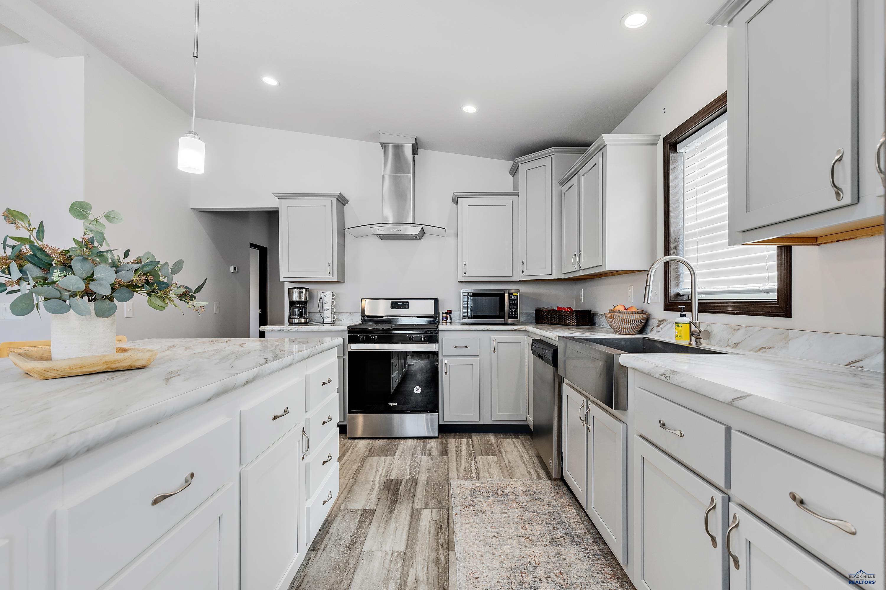 1717.14 E PHILADELPHIA