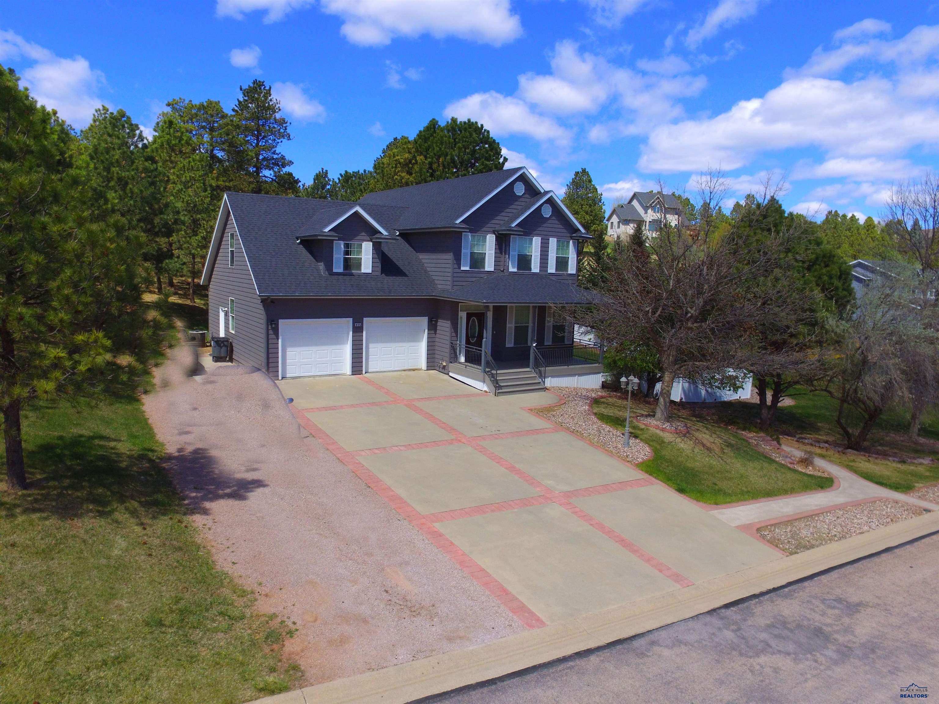 8125 DAISY LN