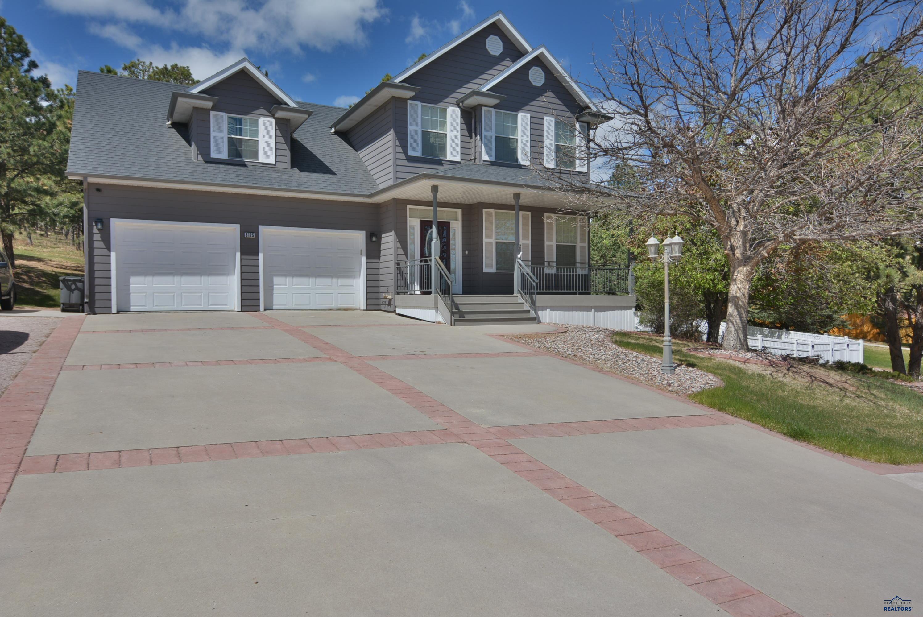 8125 DAISY LN