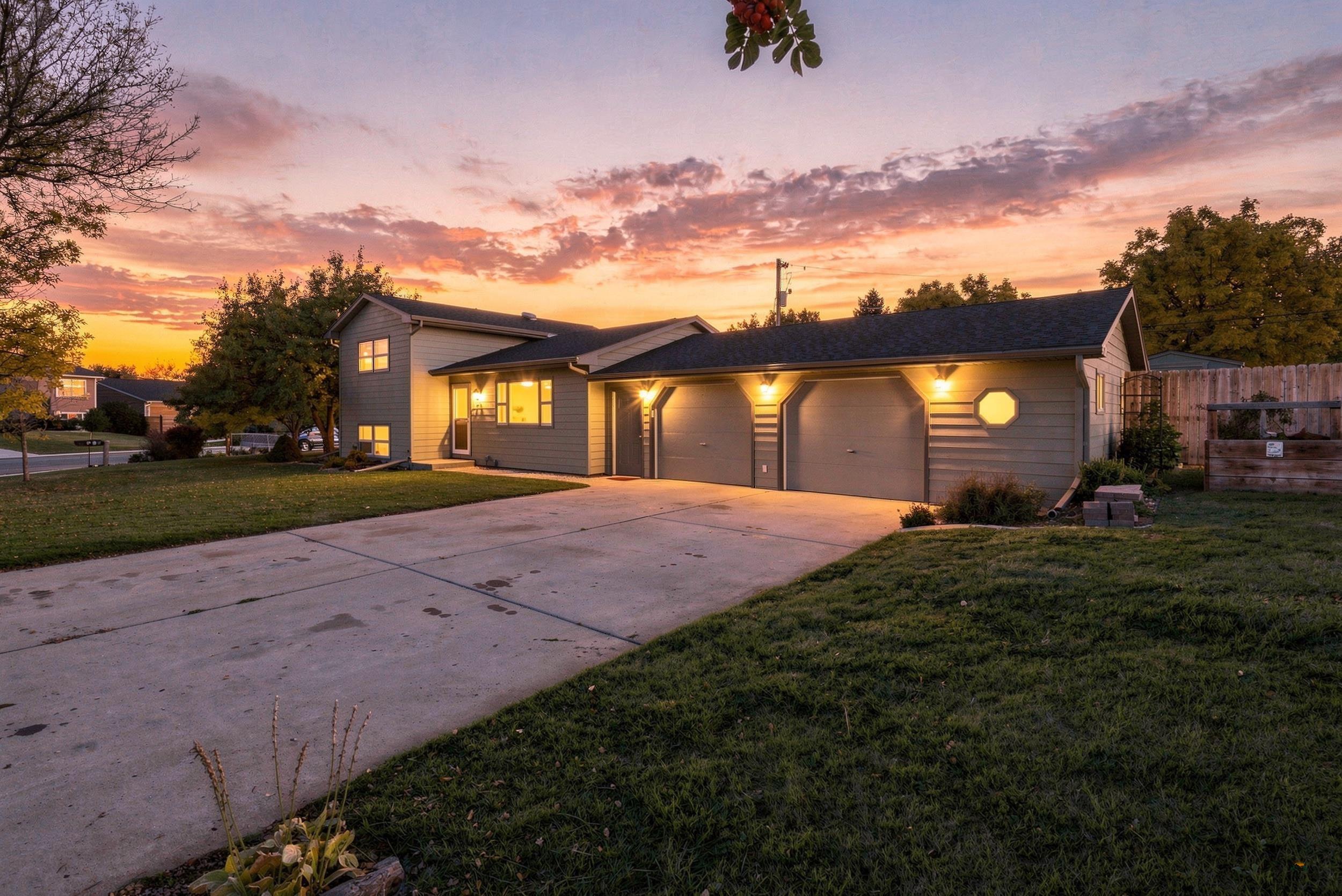 5800 W ELMWOOD DR