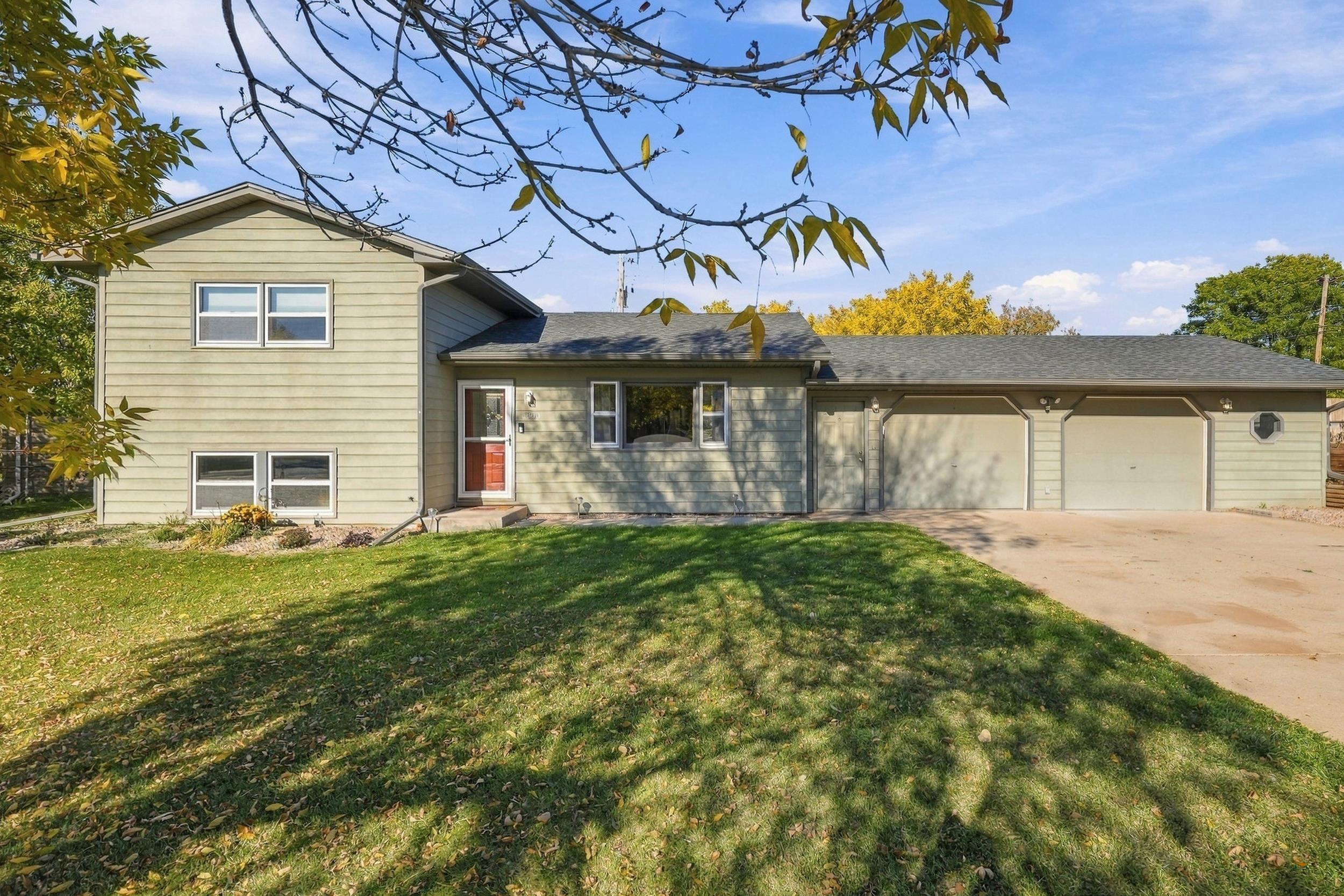 5800 W ELMWOOD DR