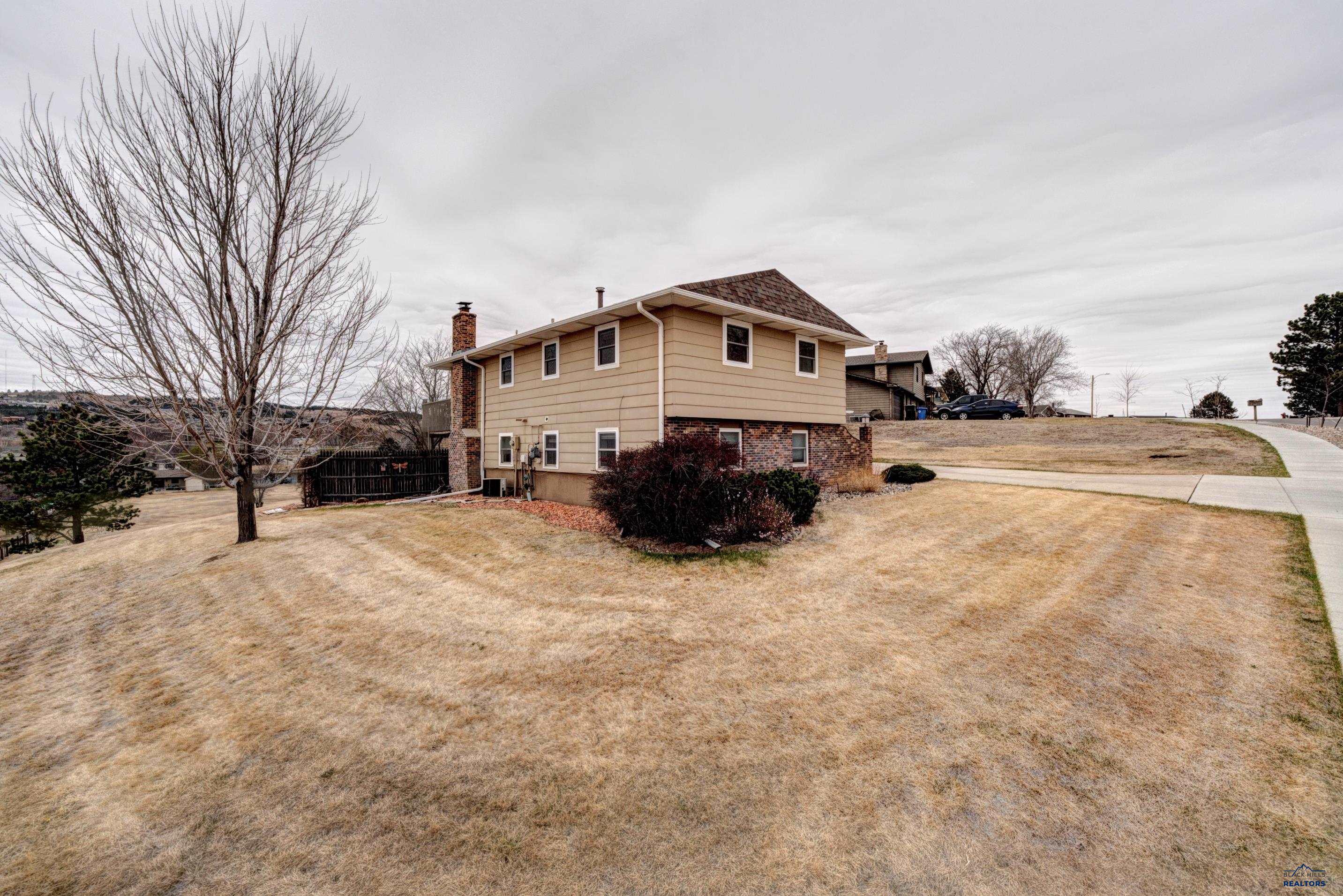 3609 PARKVIEW DR