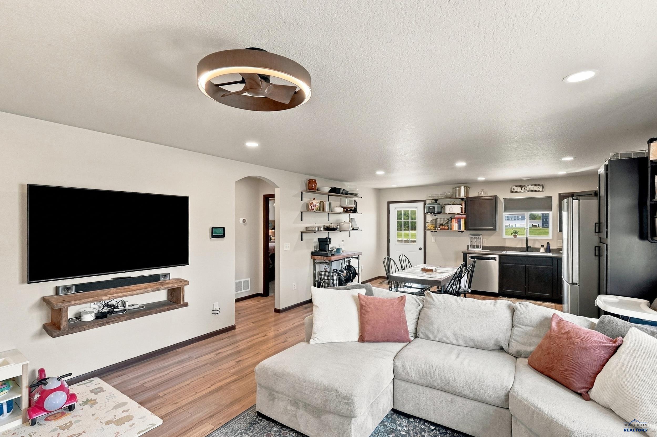 1107 DIAMOND RIDGE BOULEVARD