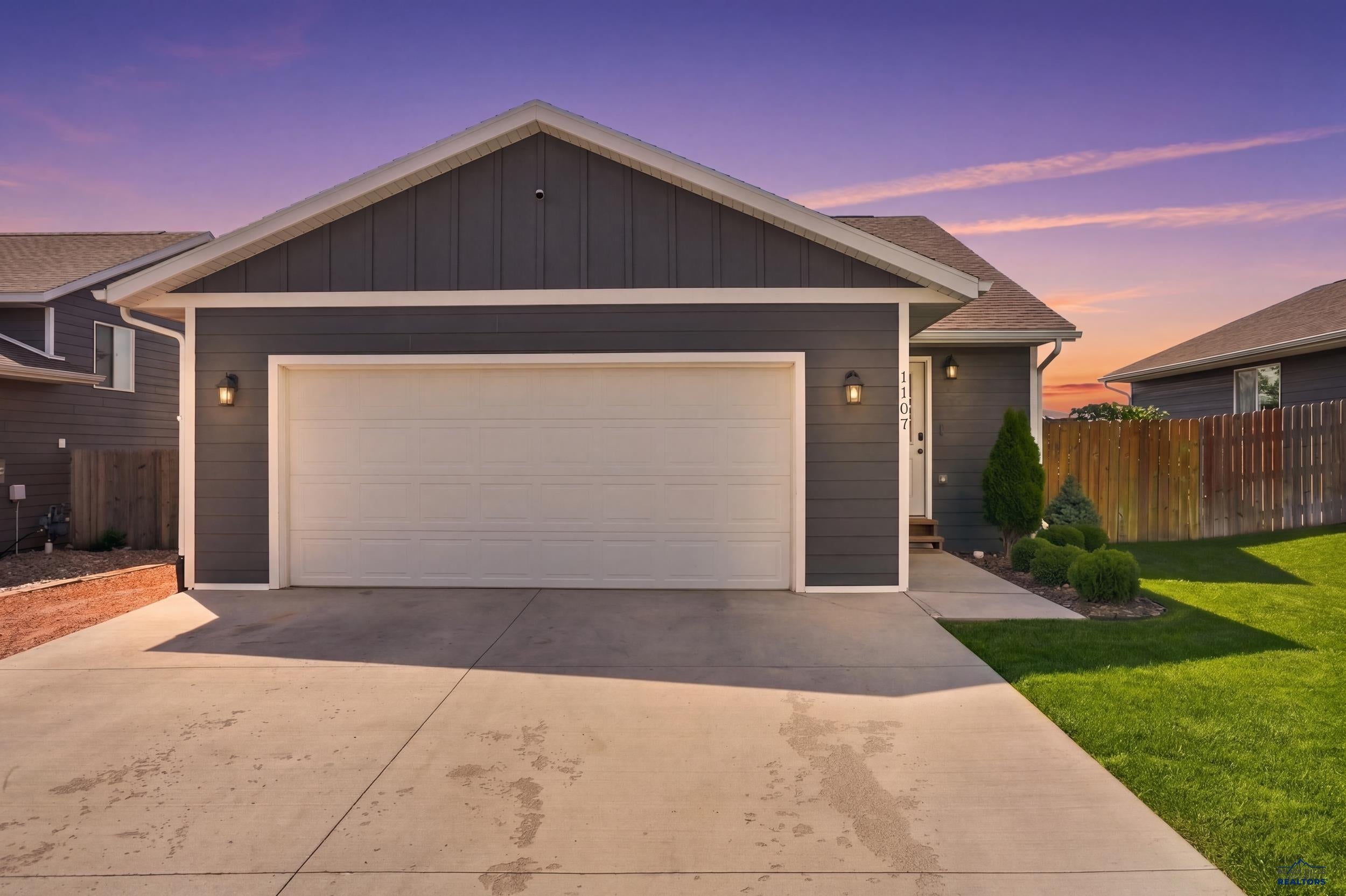 1107 DIAMOND RIDGE BOULEVARD