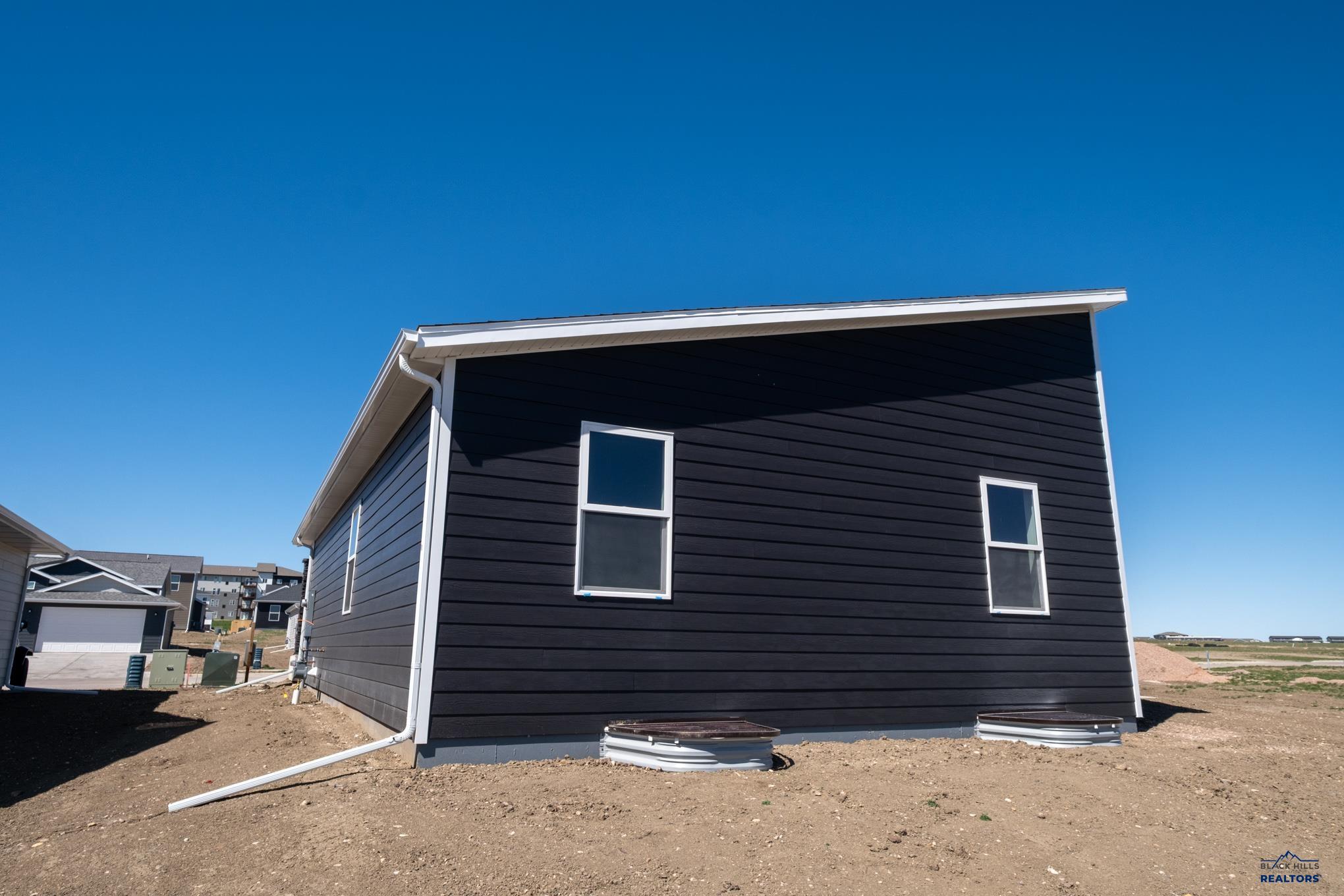 461 YELNER DR
