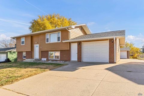 101 E WYOMING Rapid SD 57701