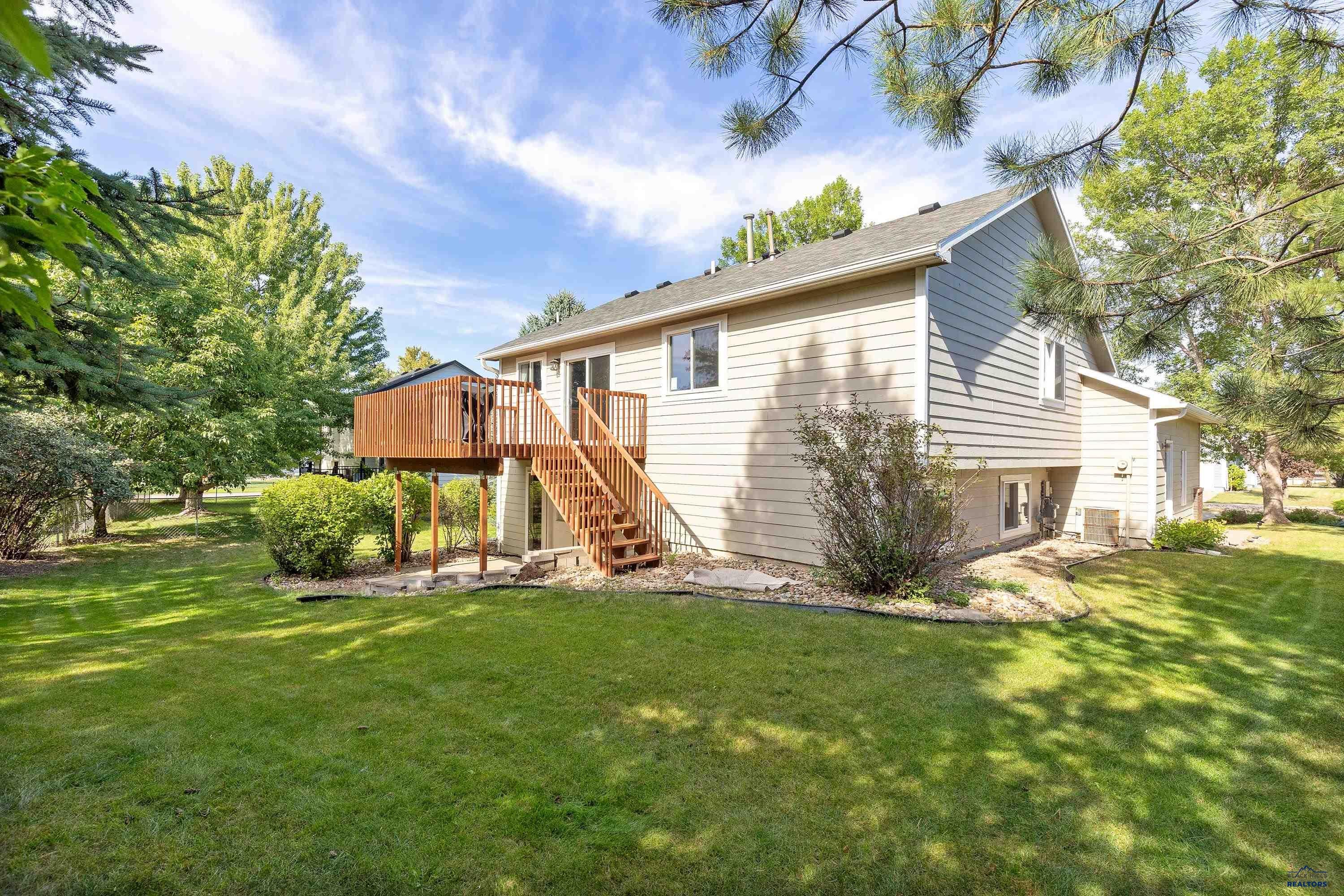 4011 MAPLE AVE