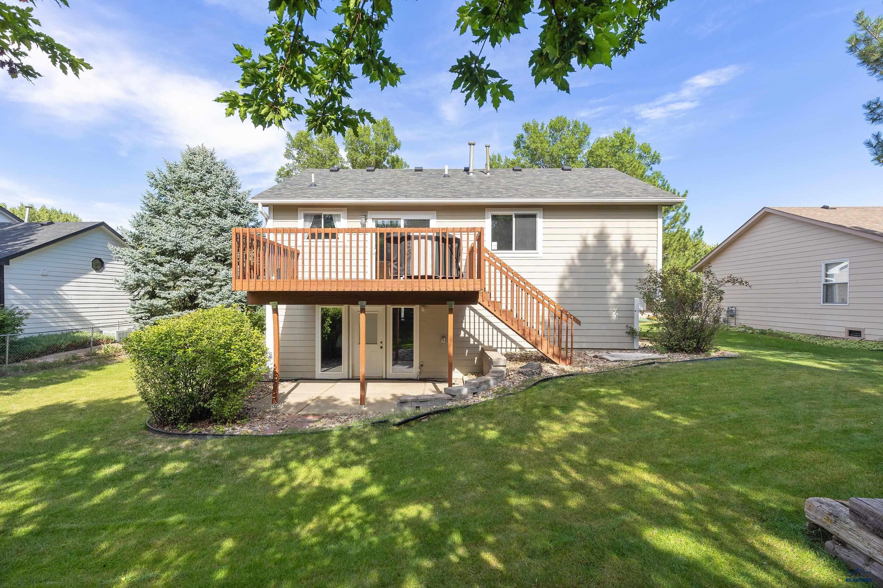 4011 MAPLE AVE