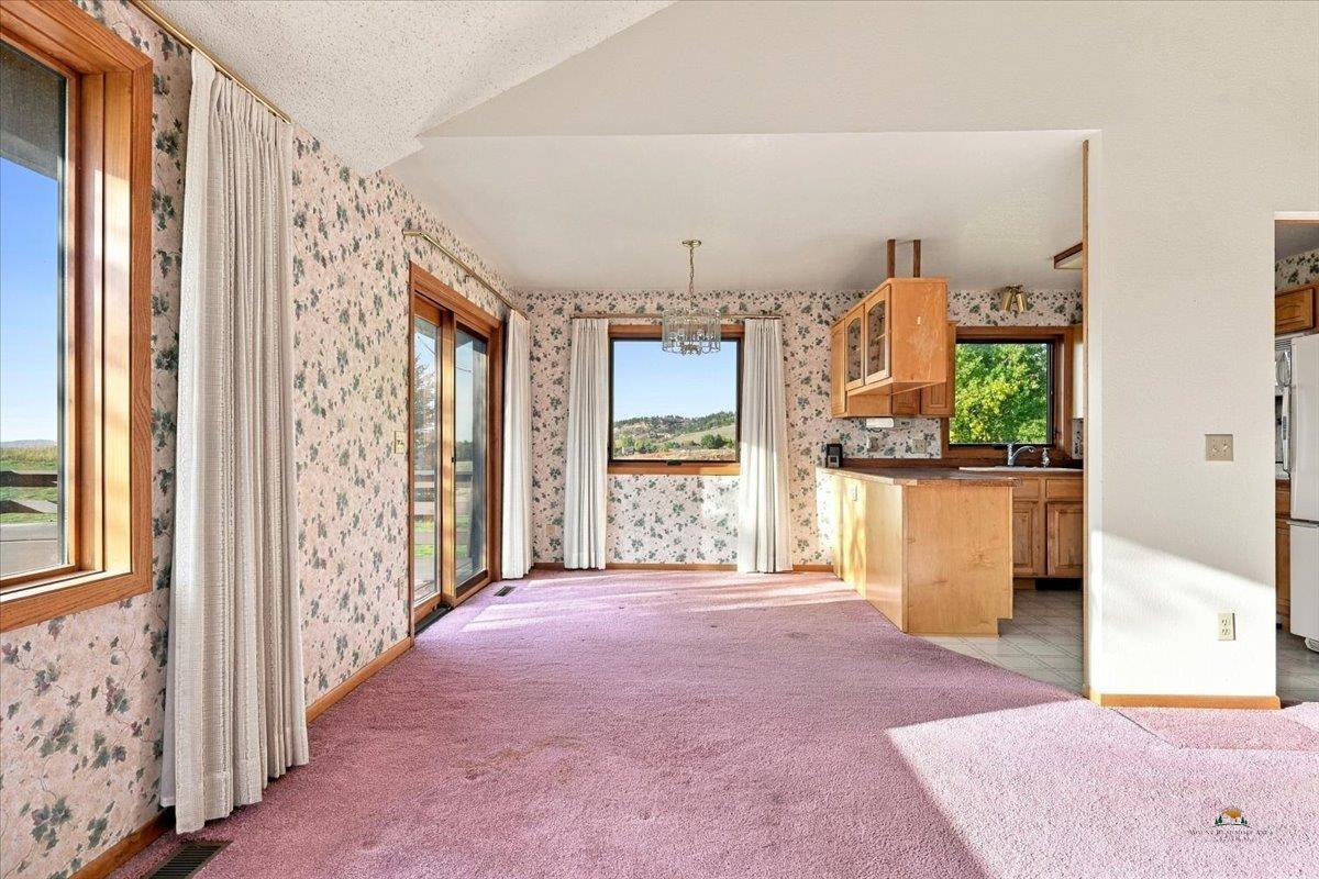 905 COUNTRY CLUB DR