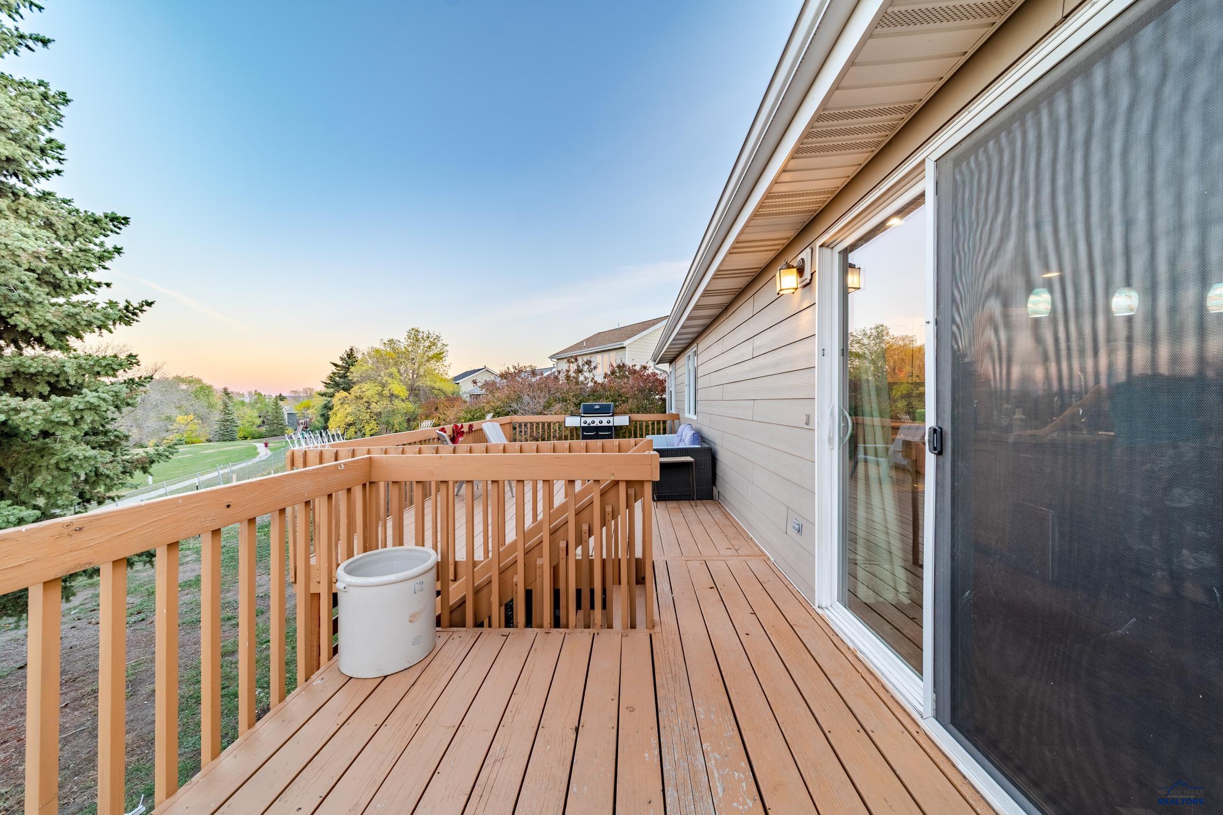 1204 CLOVER RIDGE DR
