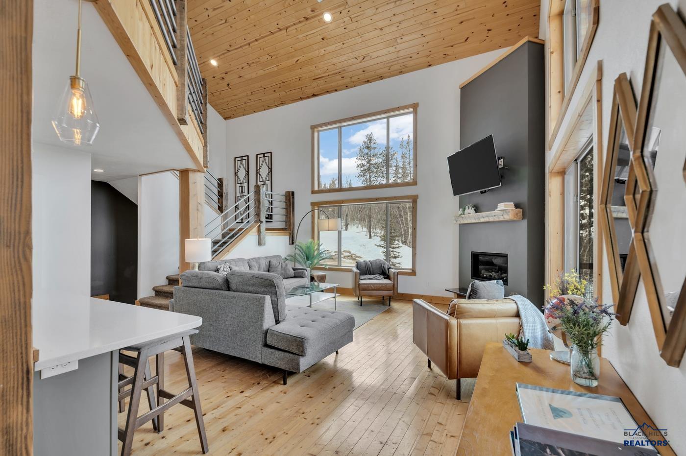 Lead, South Dakota, 57754, United States, 4 Bedrooms Bedrooms, ,3 BathroomsBathrooms,Residential,Active,2007315