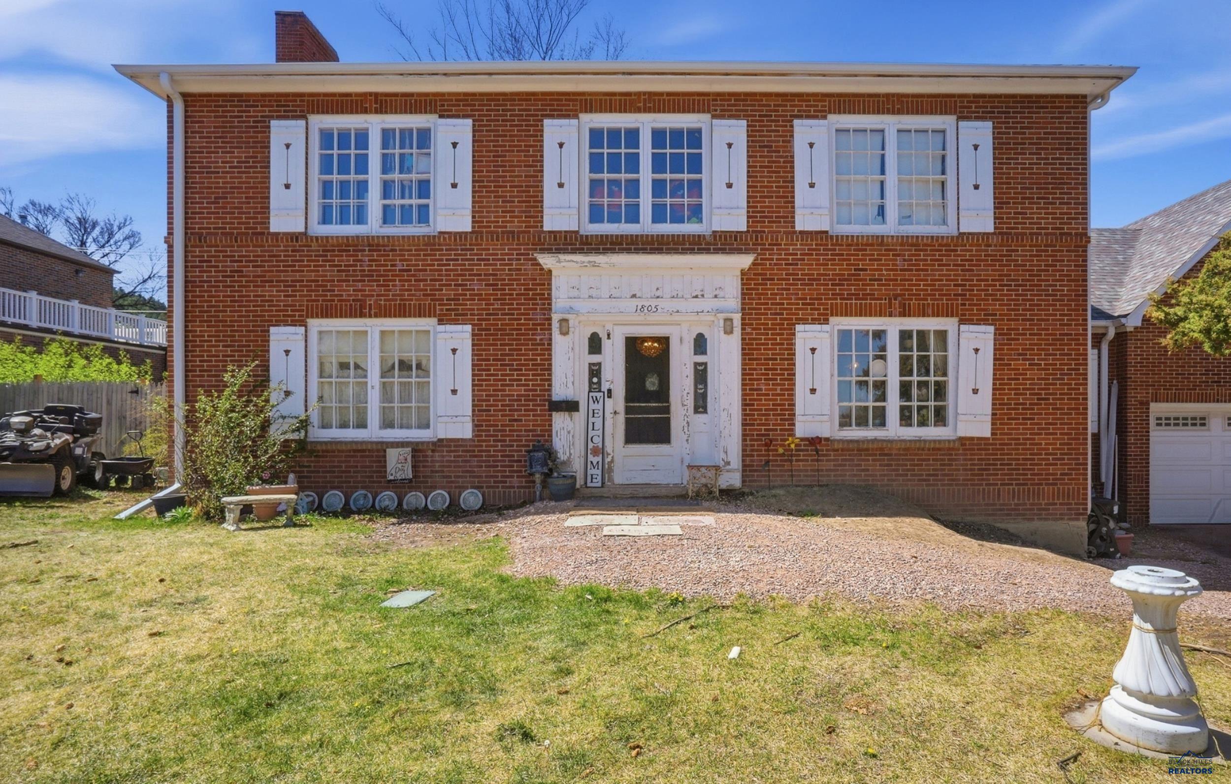 1805 WEST BLVD