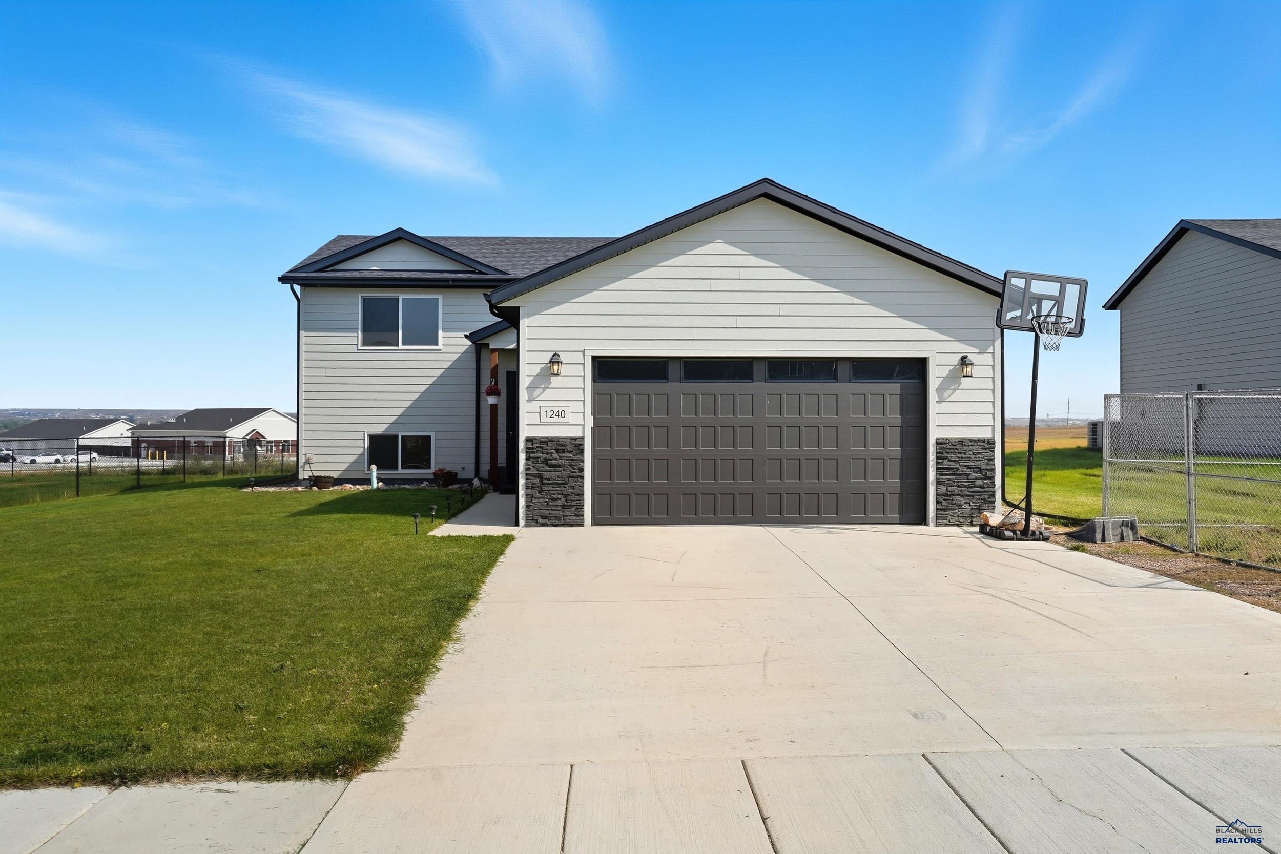 1240 KENAI DR