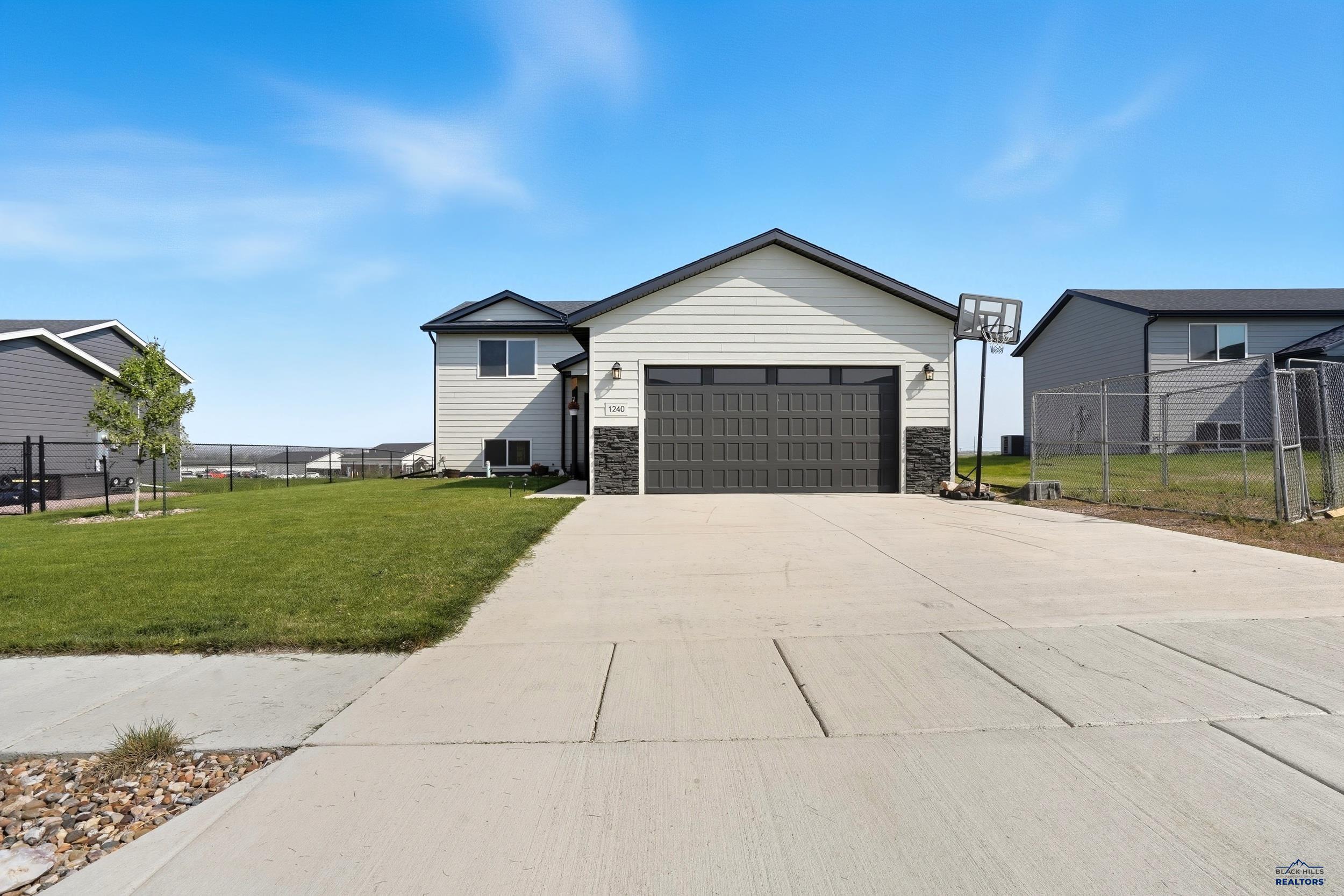 1240 KENAI DR