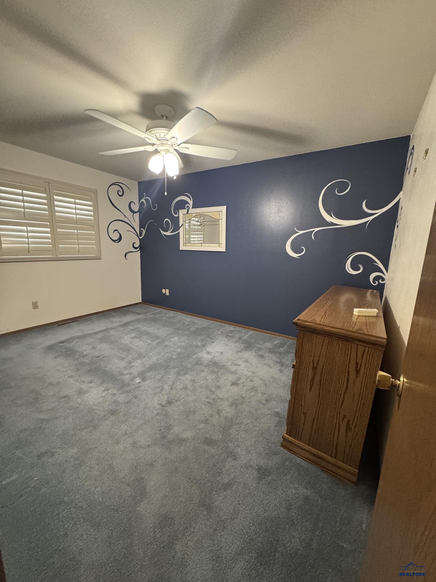 5712 MEADOW RIDGE