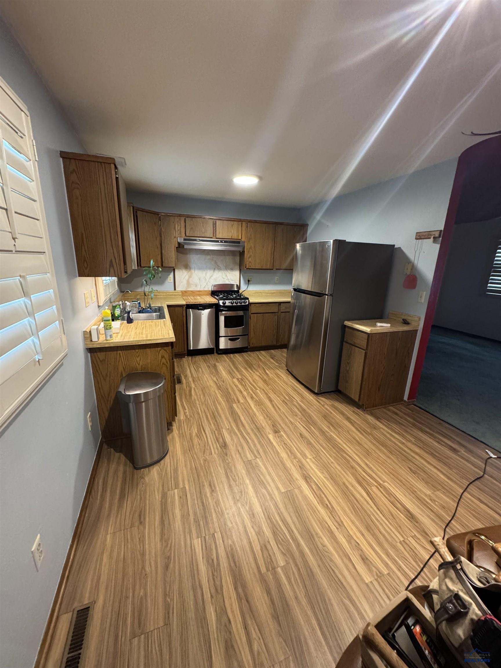 5712 MEADOW RIDGE