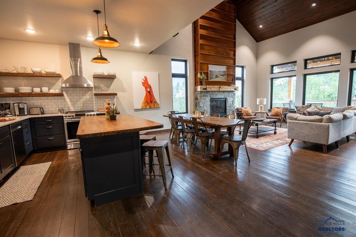 21181 LOST CAMP TRAIL