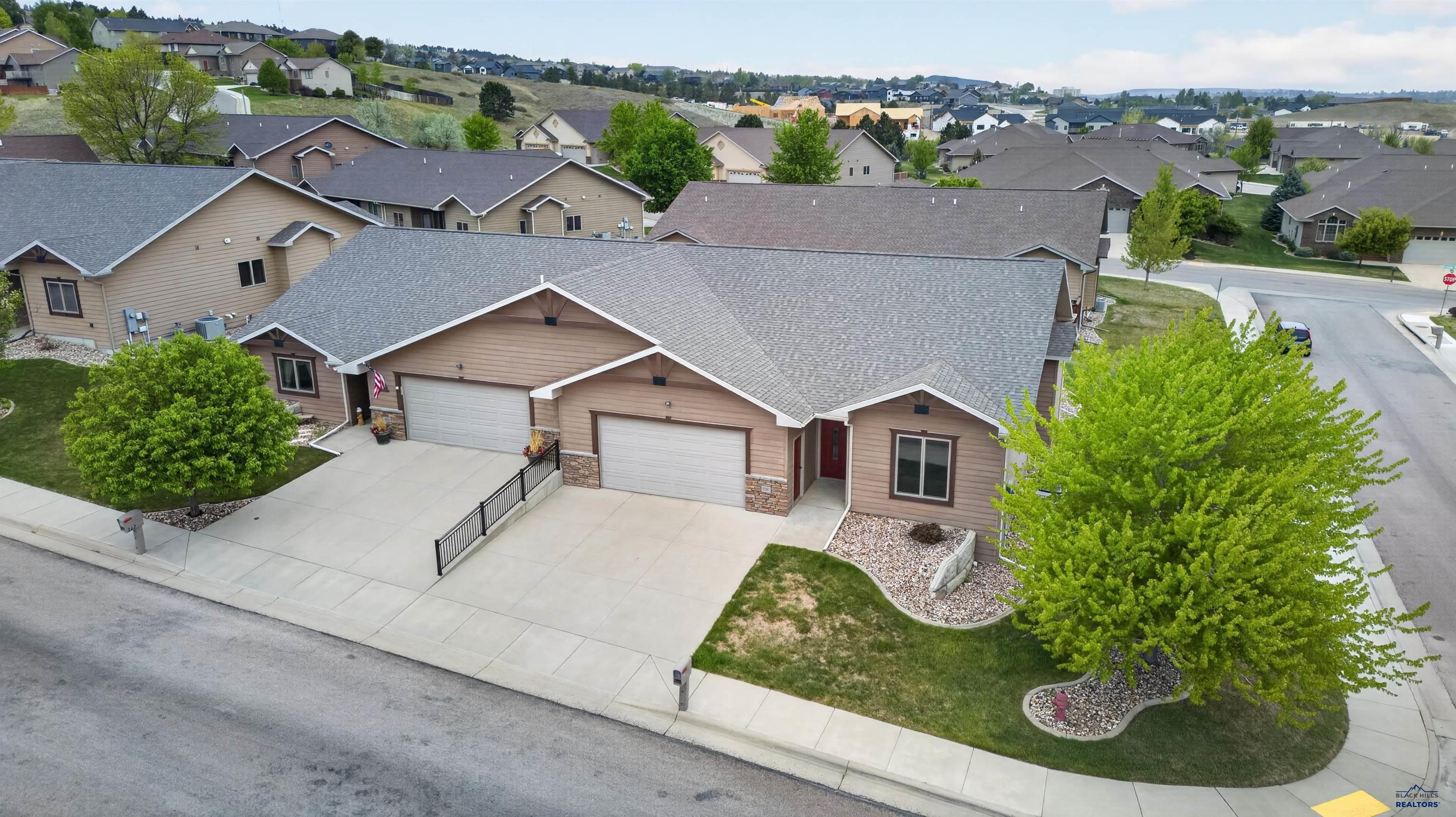 310 DUNBAR CT