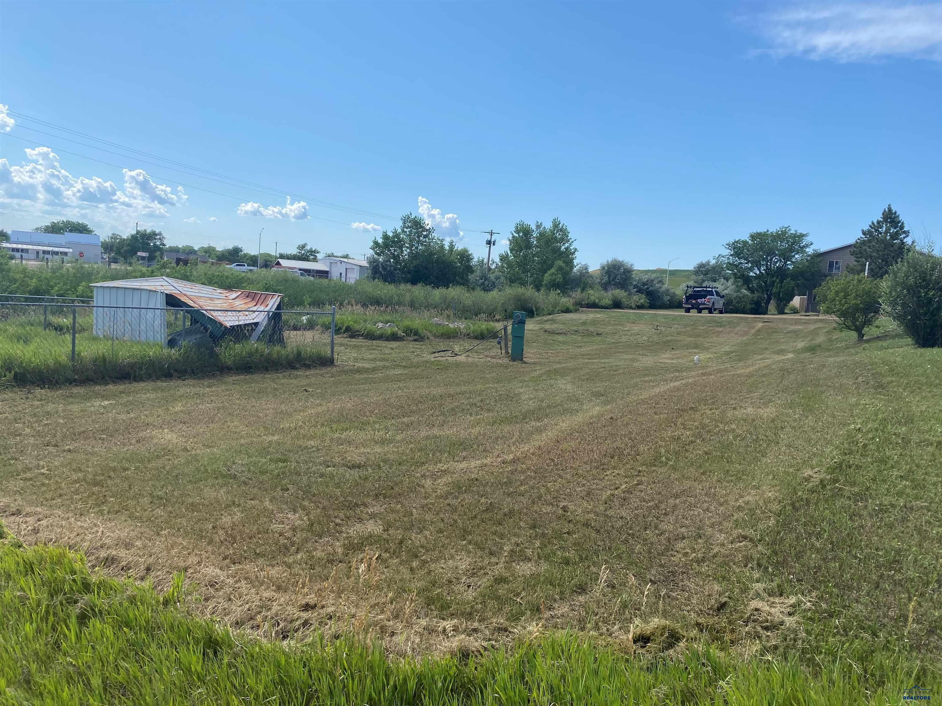 307 HILLSVIEW DR