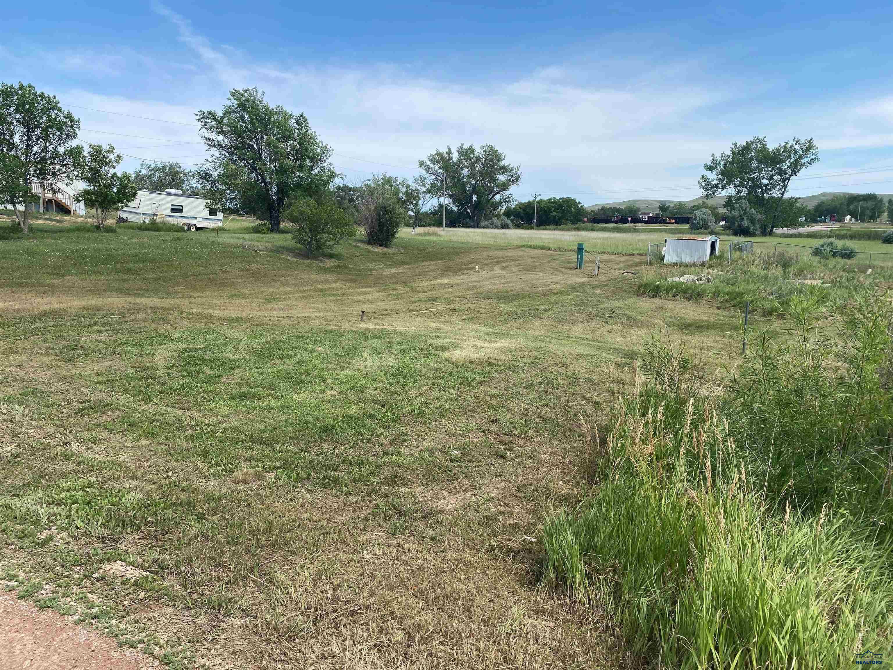 307 HILLSVIEW DR