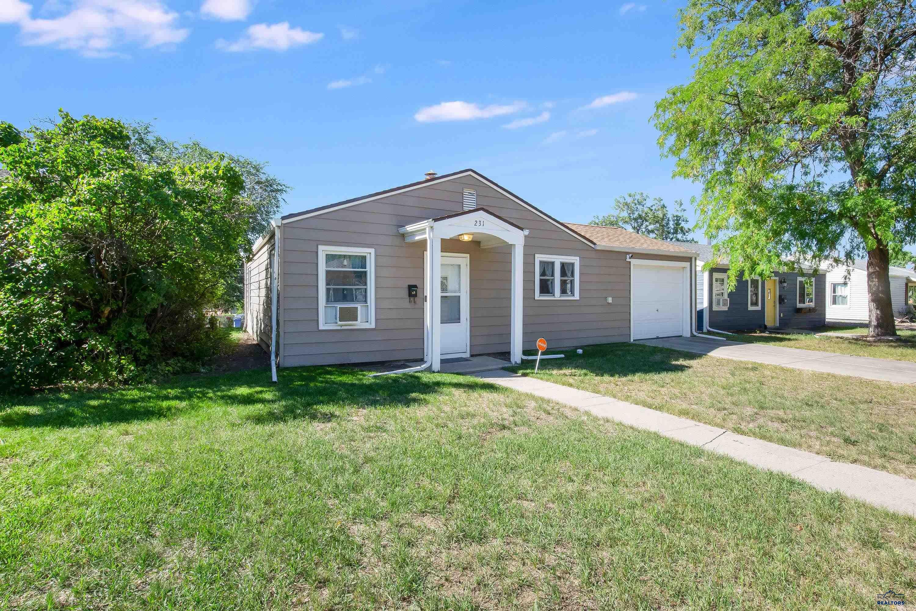 231 E ST ANDREW