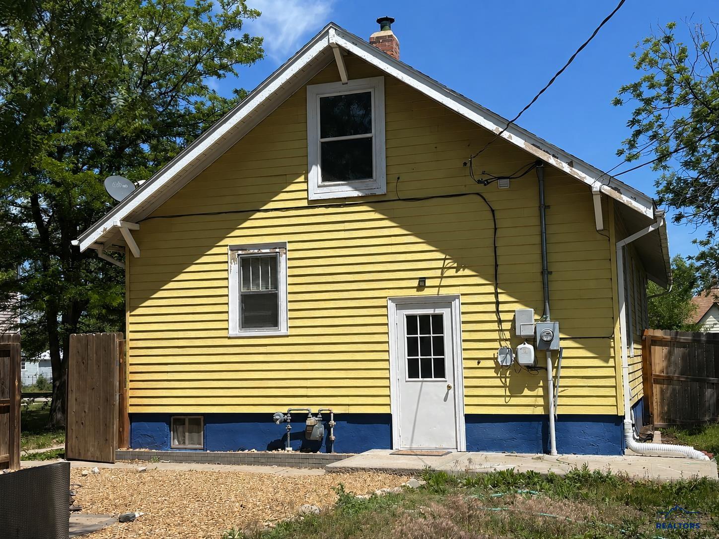 709 FARLOW AVE