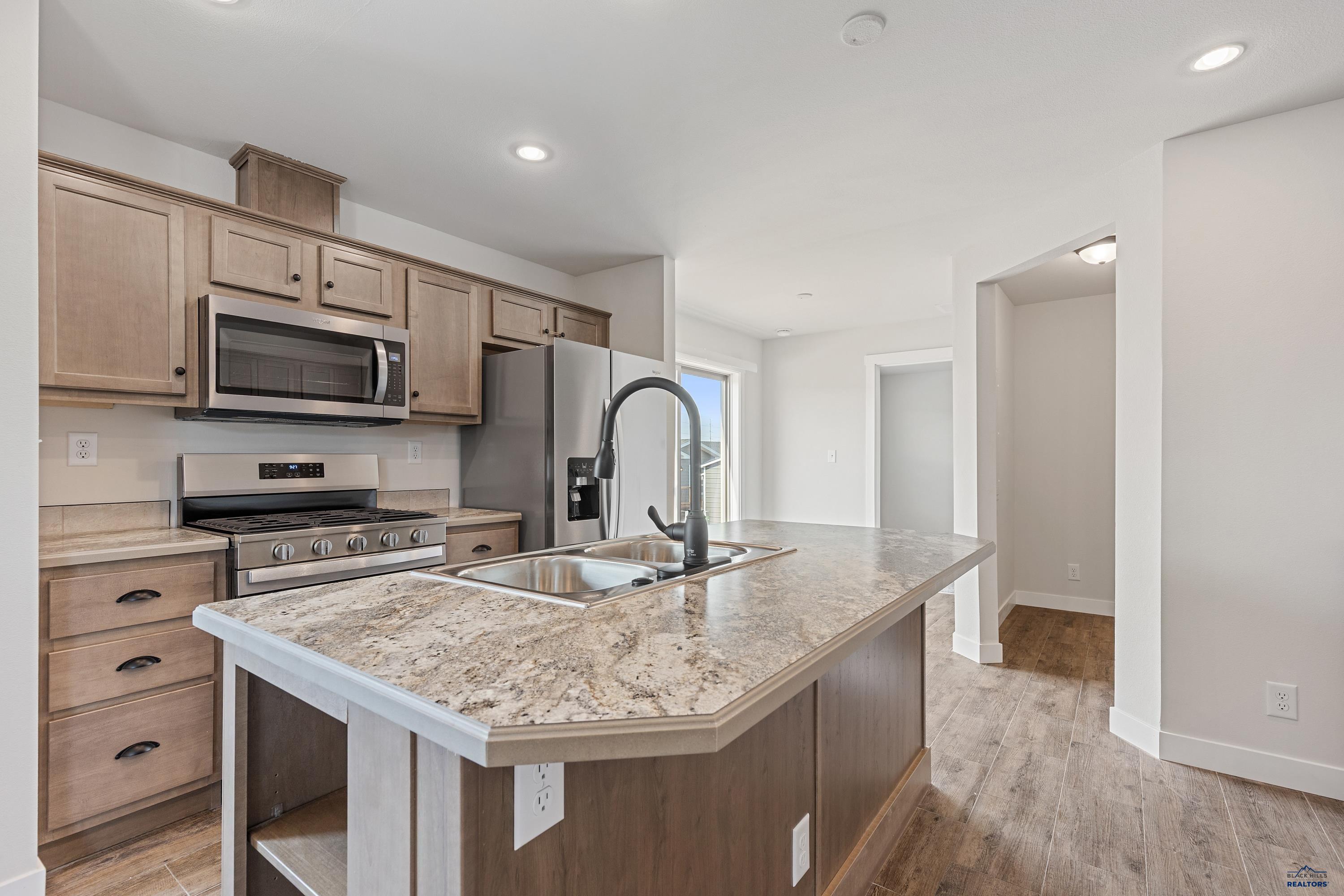 1717.101 E PHILADELPHIA